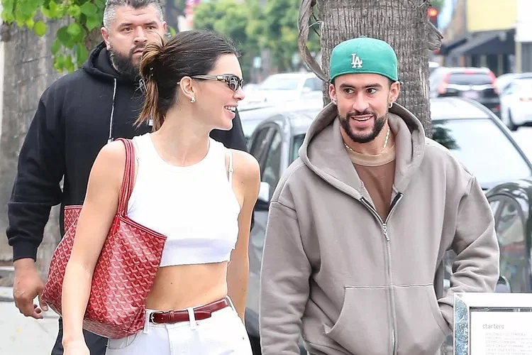 Deretan Gaya Outfit Ngedate Kendall Jenner dan Bad Bunny