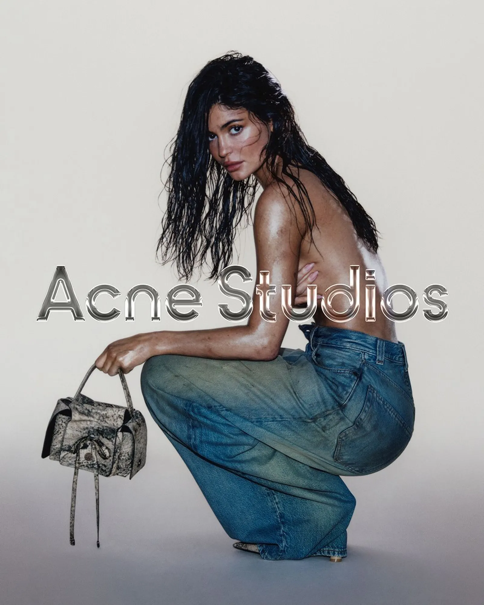 Kylie Jenner Dipilih Jadi Wajah Campaign Terbaru Acne Studios