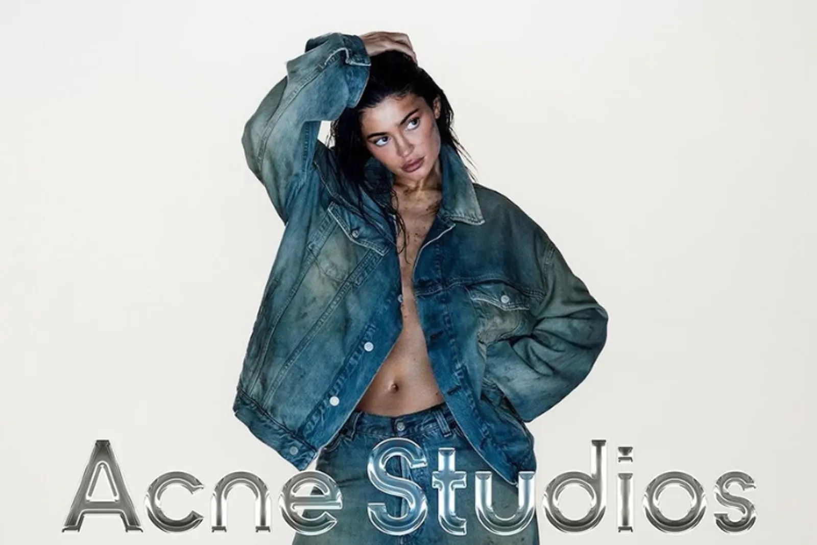 Kylie Jenner Dipilih Jadi Wajah Campaign Terbaru Acne Studios