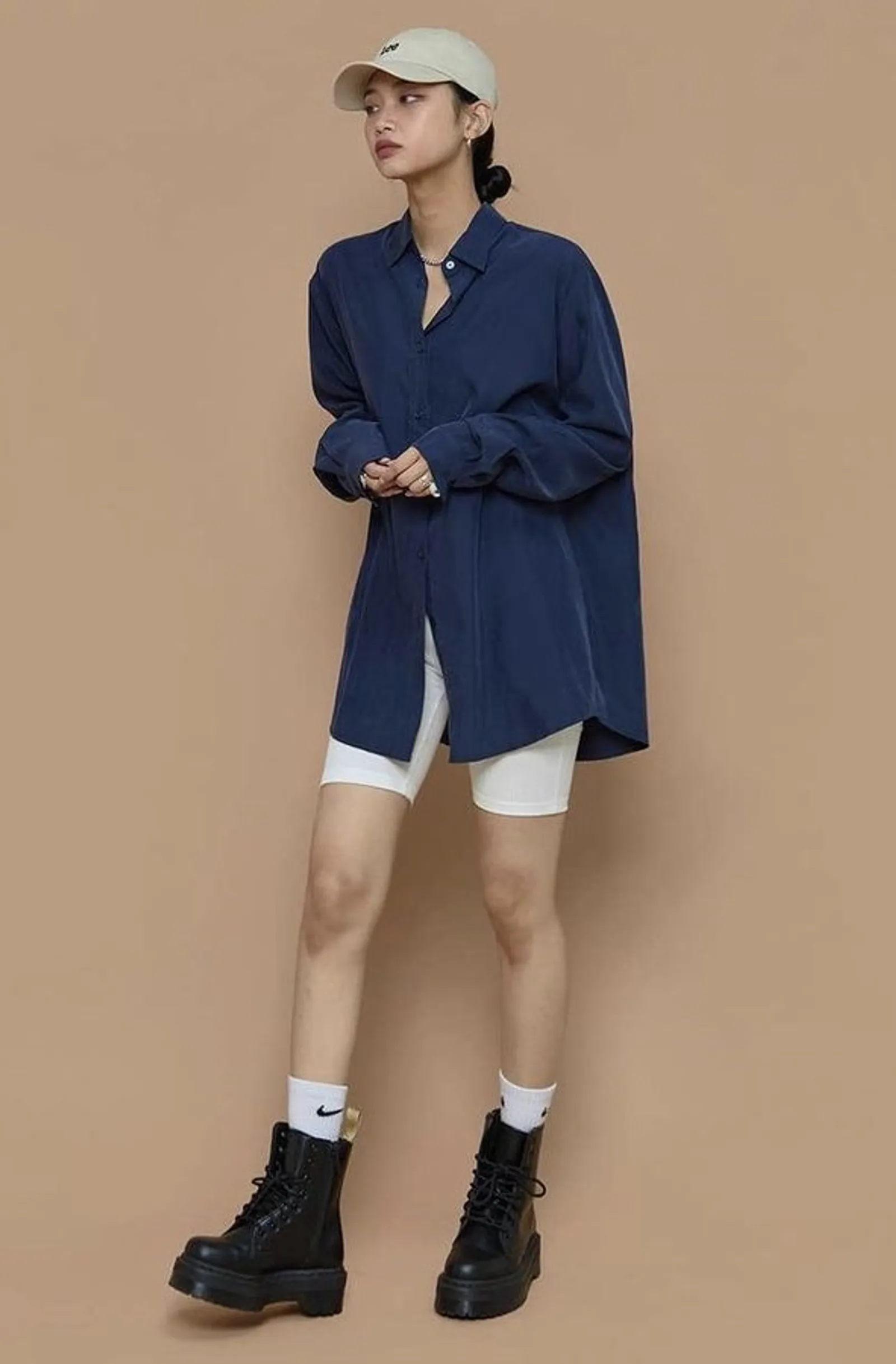10 Korean Boyish Outfit untuk Perempuan, Tampil Lebih Keren!