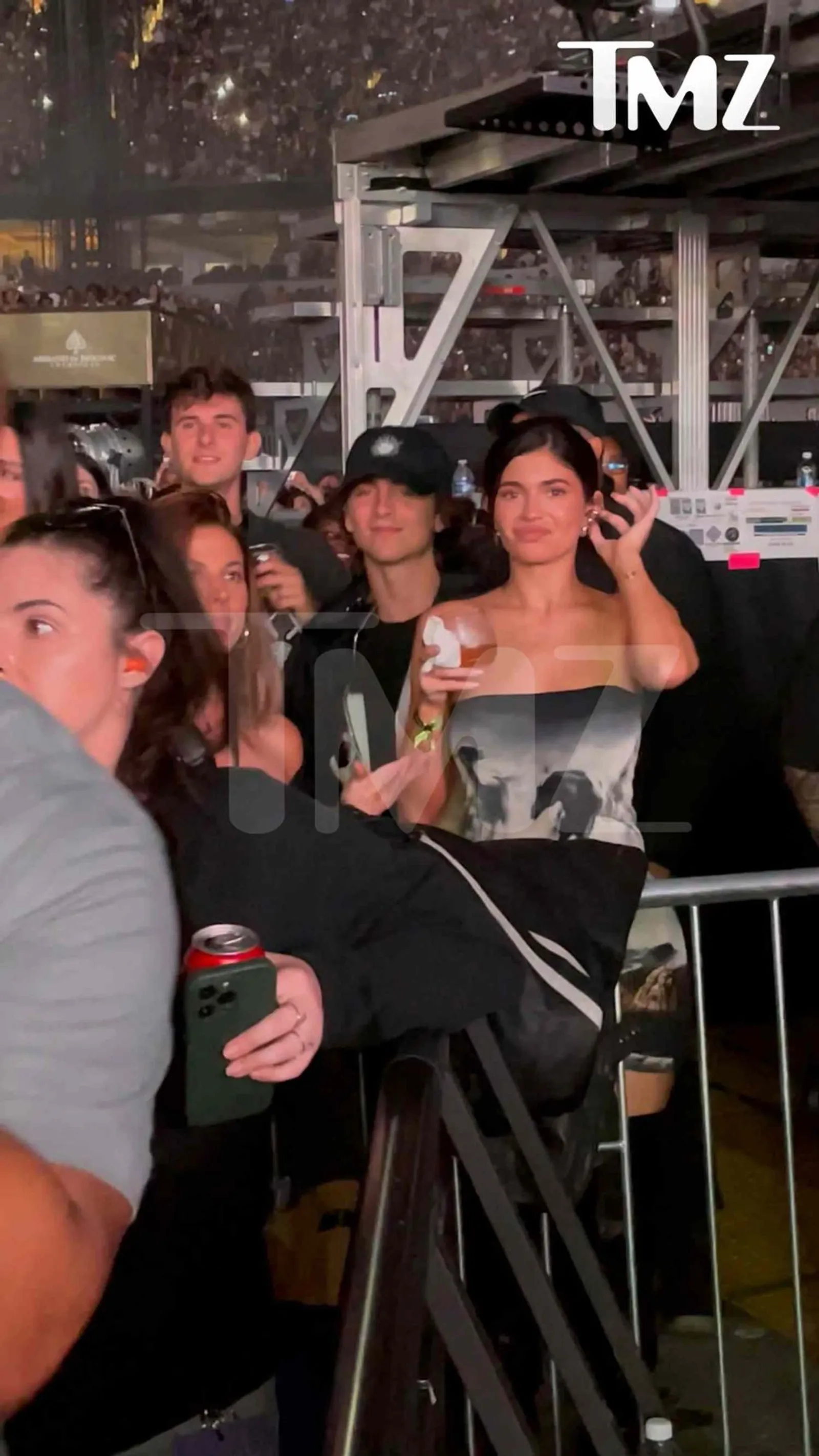 10 Momen Mesra Kylie Jenner & Timothée Chalamet yang Tertangkap Kamera