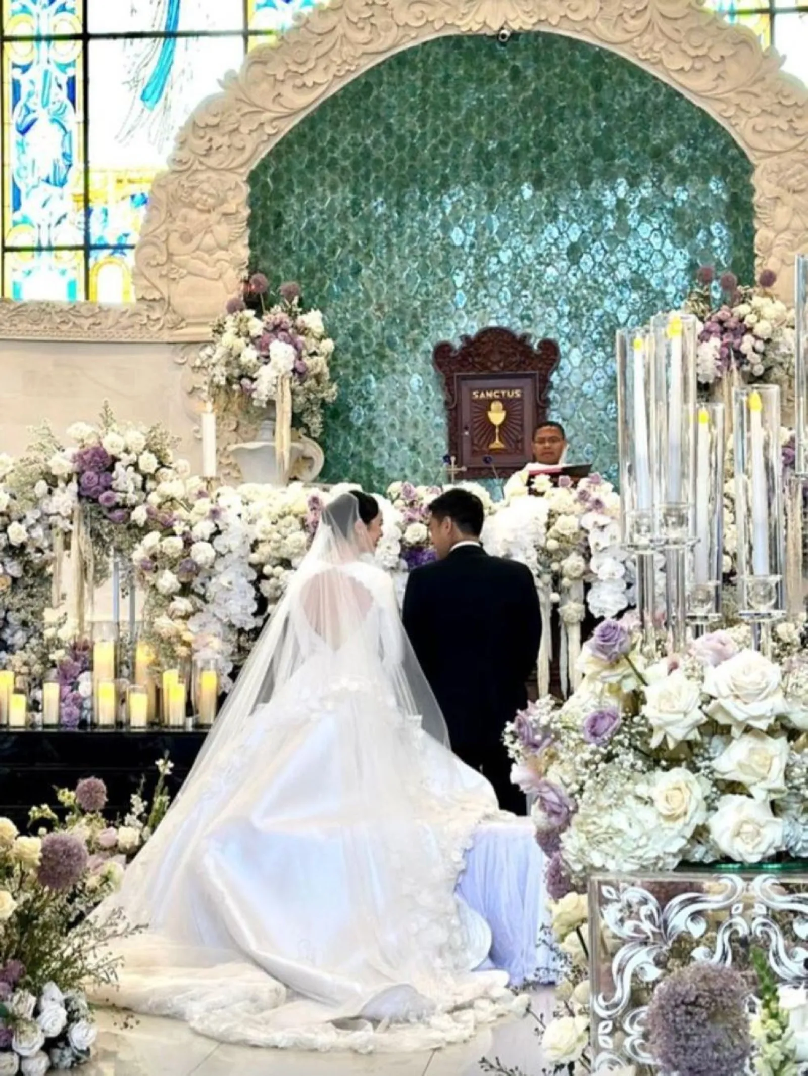Dipinang Anak Konglomerat, Ini 9 Momen Pernikahan Pamela Bowie di Bali