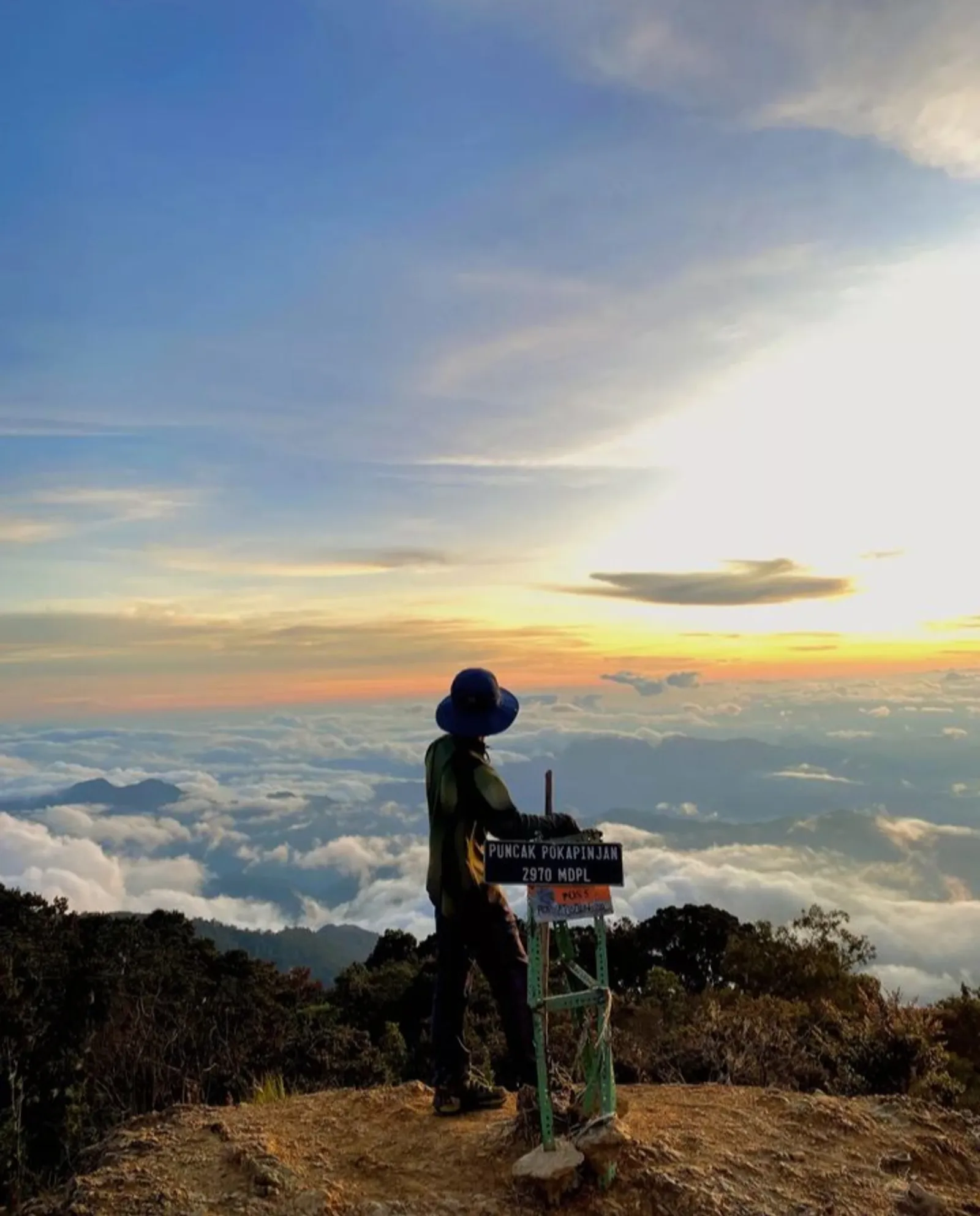 Info Gunung Latimojong: Lokasi, Tips Pendakian, & Spot Foto