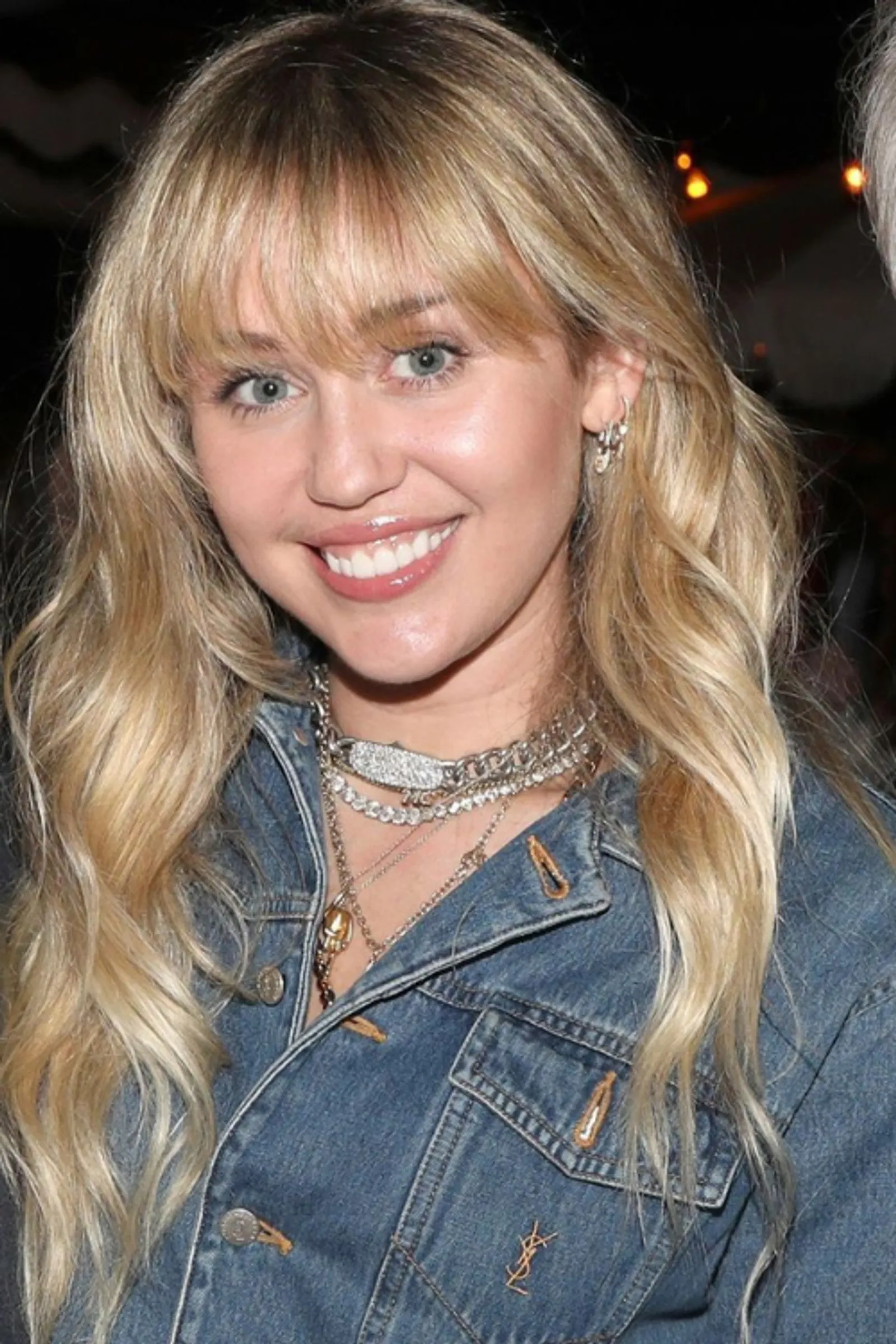 Berbagai Gaya Rambut Miley Cyrus yang Patut Dicoba