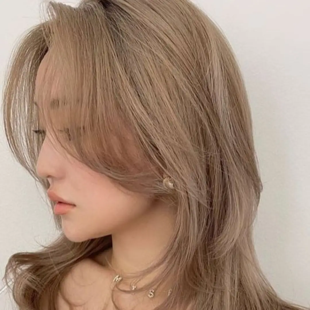 Tampil Fresh dengan Warna Rambut Cokelat Ini