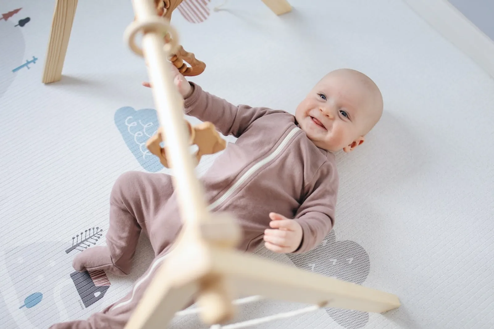 Mitos Bayi Jatuh dari Tempat Tidur, Benarkah Ada Pertanda Buruk?