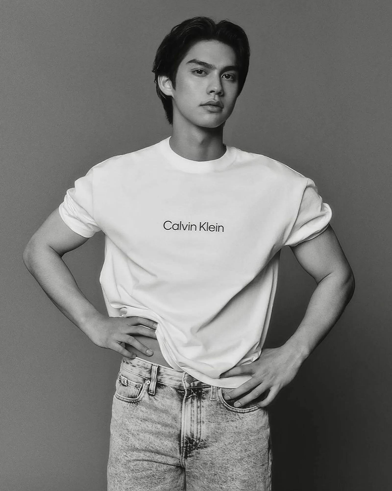 Bright Vachirawit Debut di Campaign Calvin Klein Terbaru