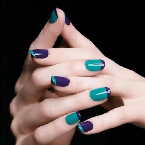 Inspirasi Two Tone French Nails yang Minimalis dan Elegan