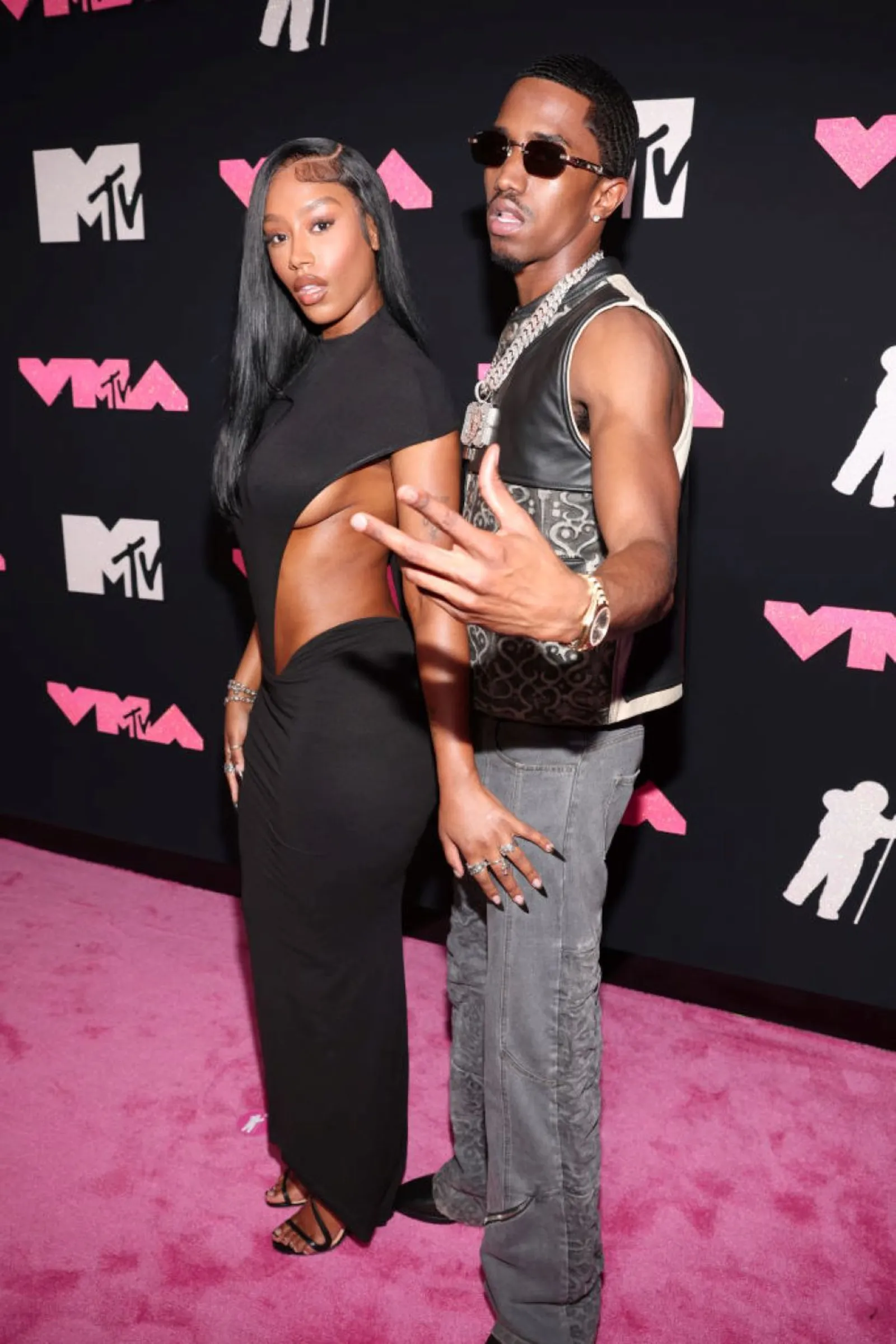 10 Pasangan Seleb Hollywood yang Hadir di Red Carpet MTV VMA 2023