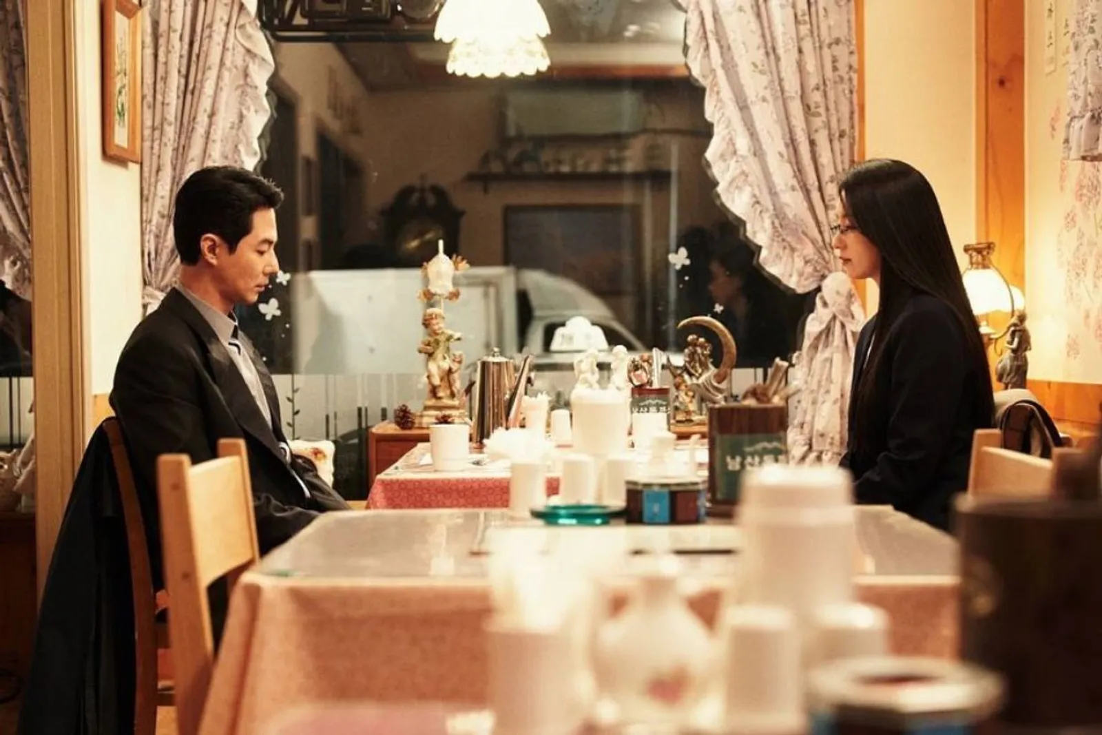 Kisah Cinta 3 Pasangan Utama di Drama 'Moving', Romantis tapi Tragis