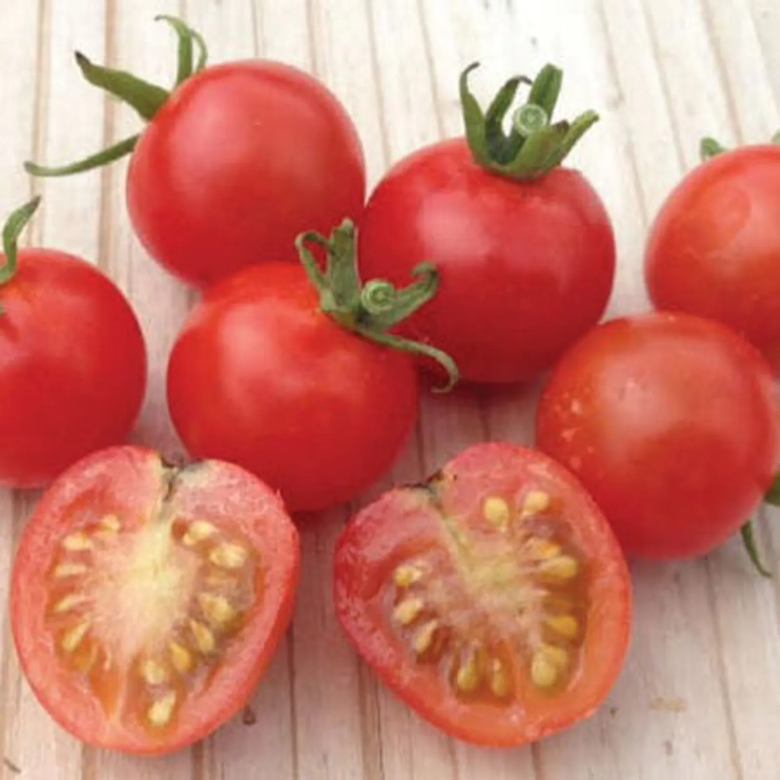 Berbuah Lebat dan Sehat, Ini 8 Cara Menanam Tomat di Rumah