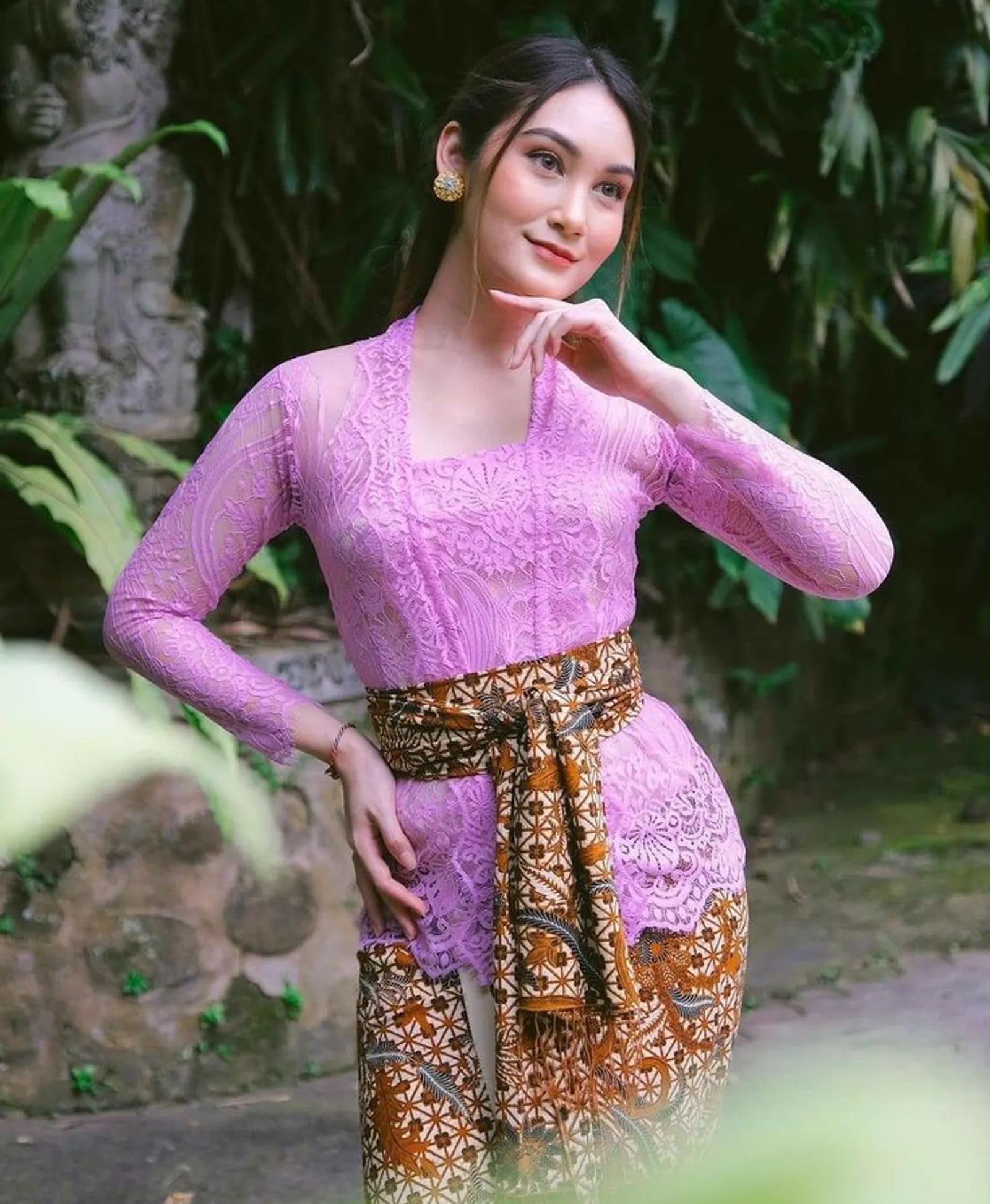 10 Model Kebaya Bali Modern Remaja yang Elegan dan Modis
