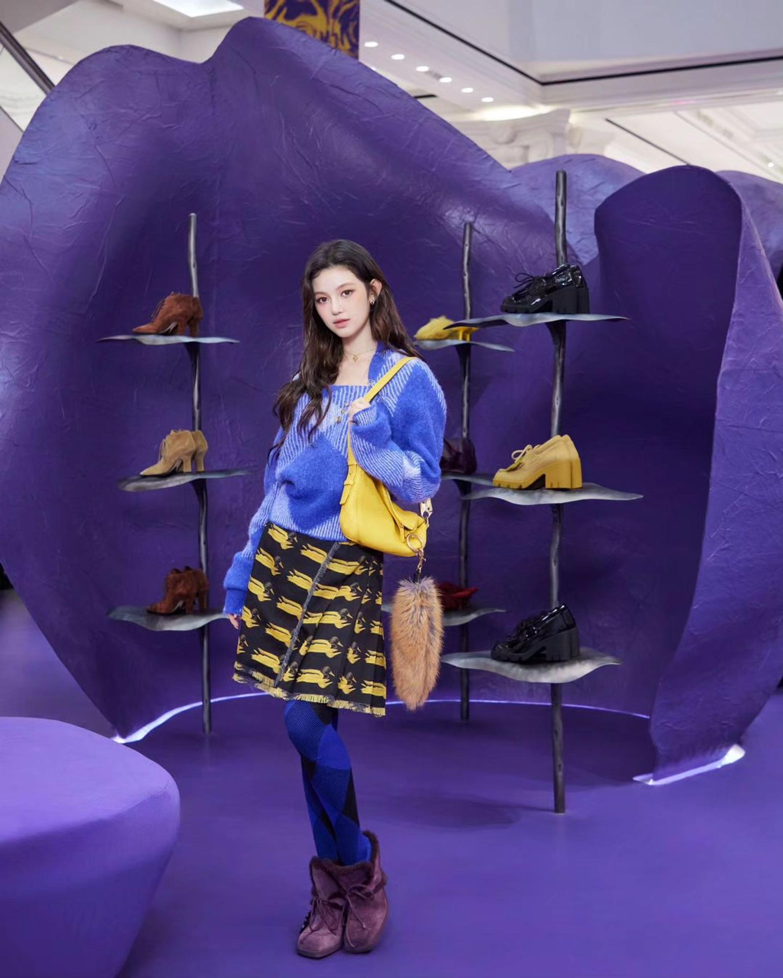 Danielle 'NewJeans' Curi Perhatian di Event Pop-Up Store Burberry