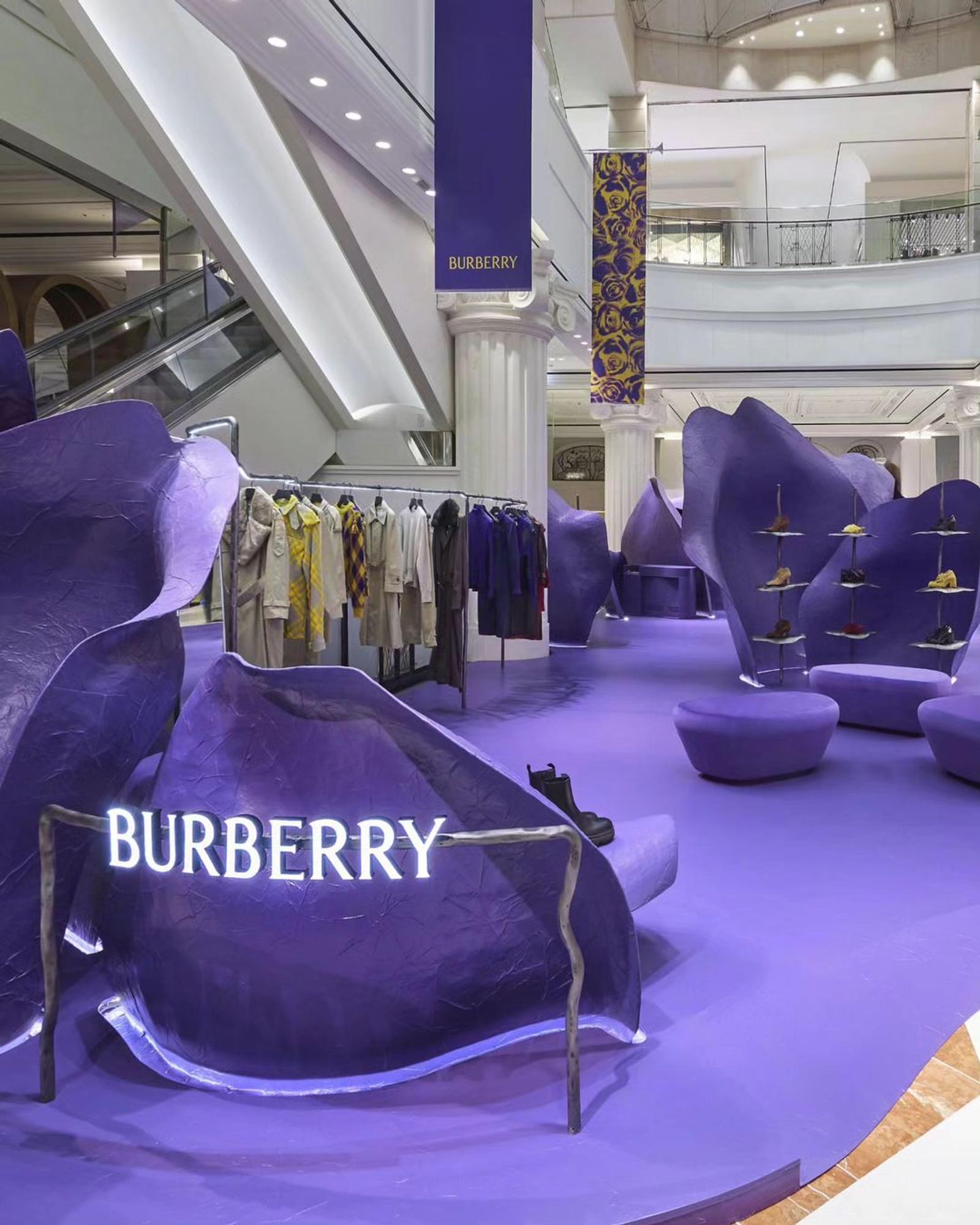 Danielle 'NewJeans' Curi Perhatian di Event Pop-Up Store Burberry