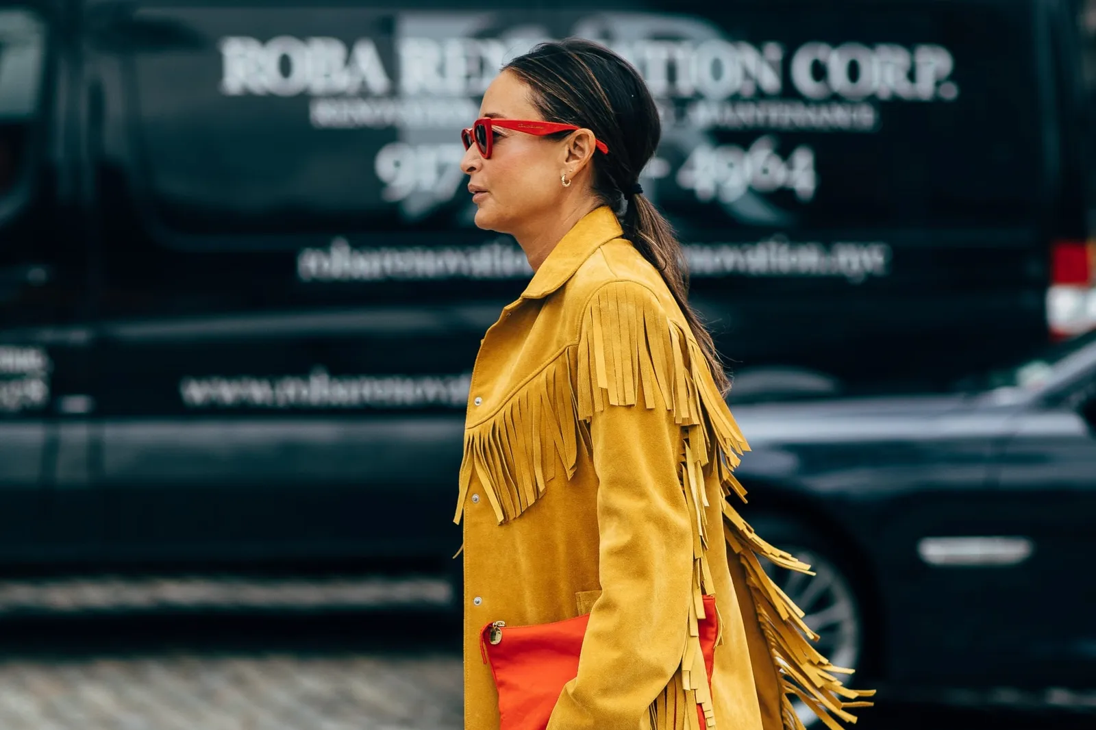 Inspirasi Tampil Statement Pakai Fringe Outfit