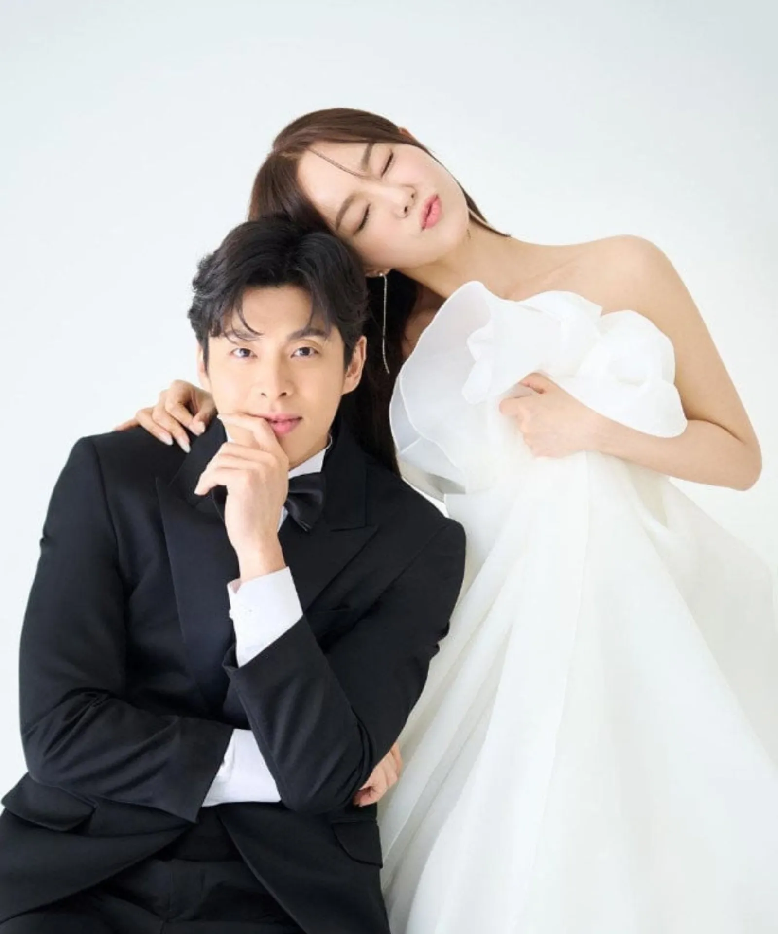 Segera Menikah, 5 Foto Pre-Wedding Solois Lim Jeong Hee & Kim Hee Hyun