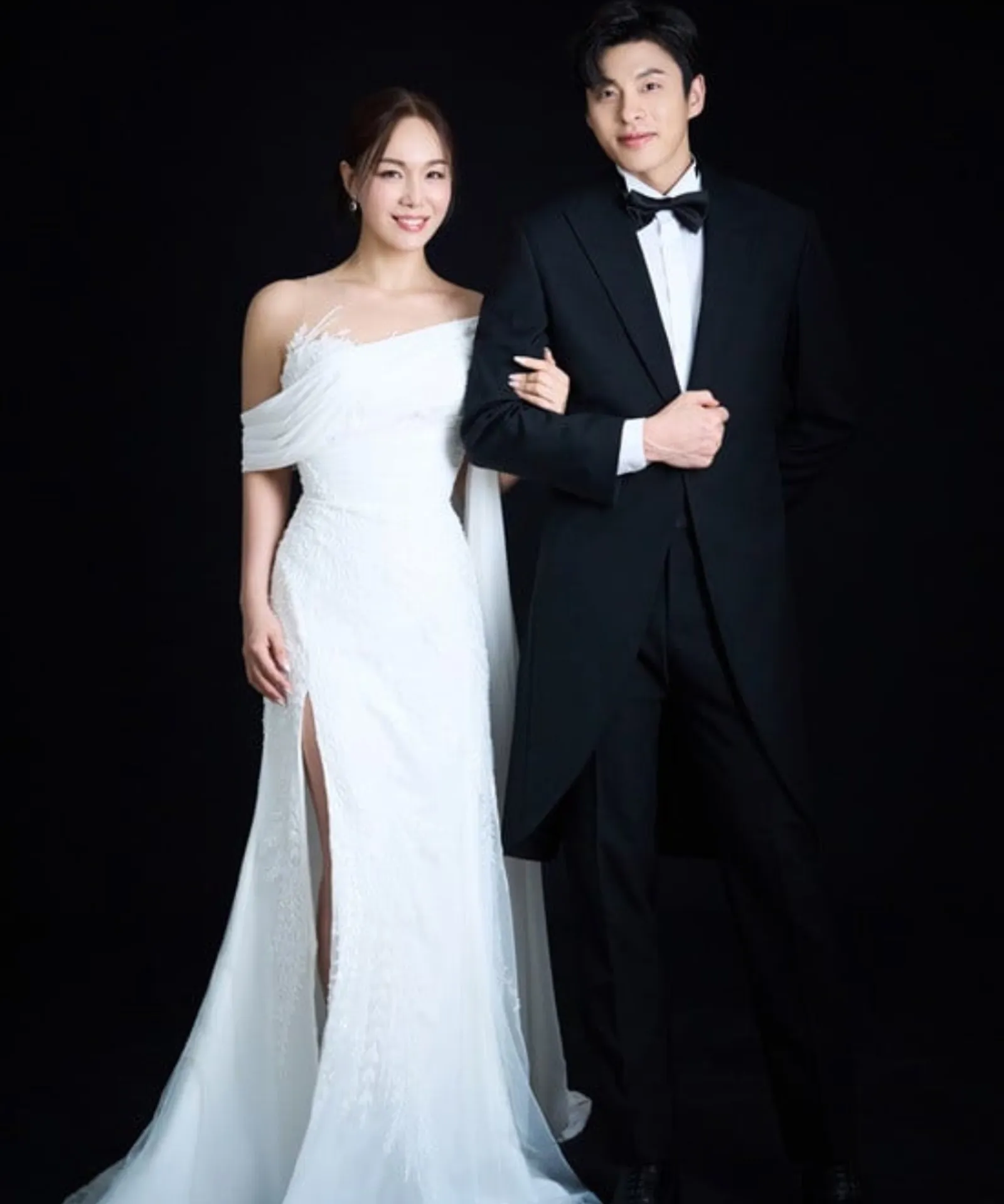Segera Menikah, 5 Foto Pre-Wedding Solois Lim Jeong Hee & Kim Hee Hyun