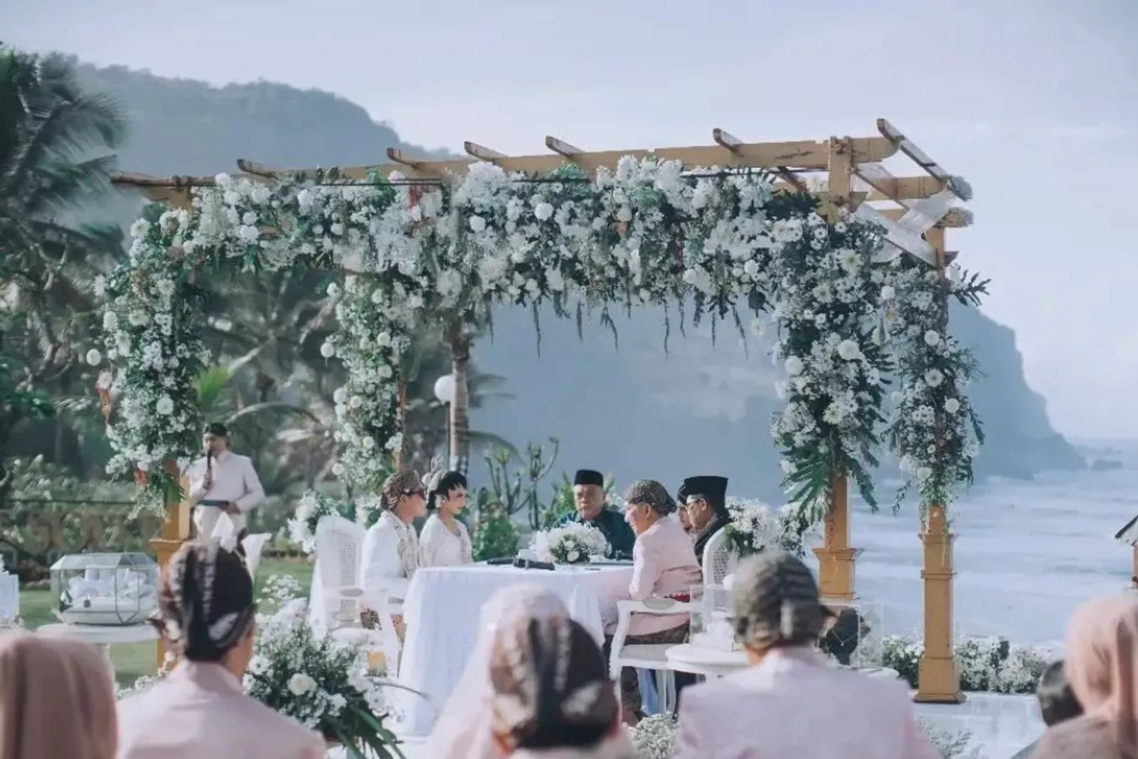 8 Rekomendasi Venue Pernikahan Outdoor di Jogja, Estetik!