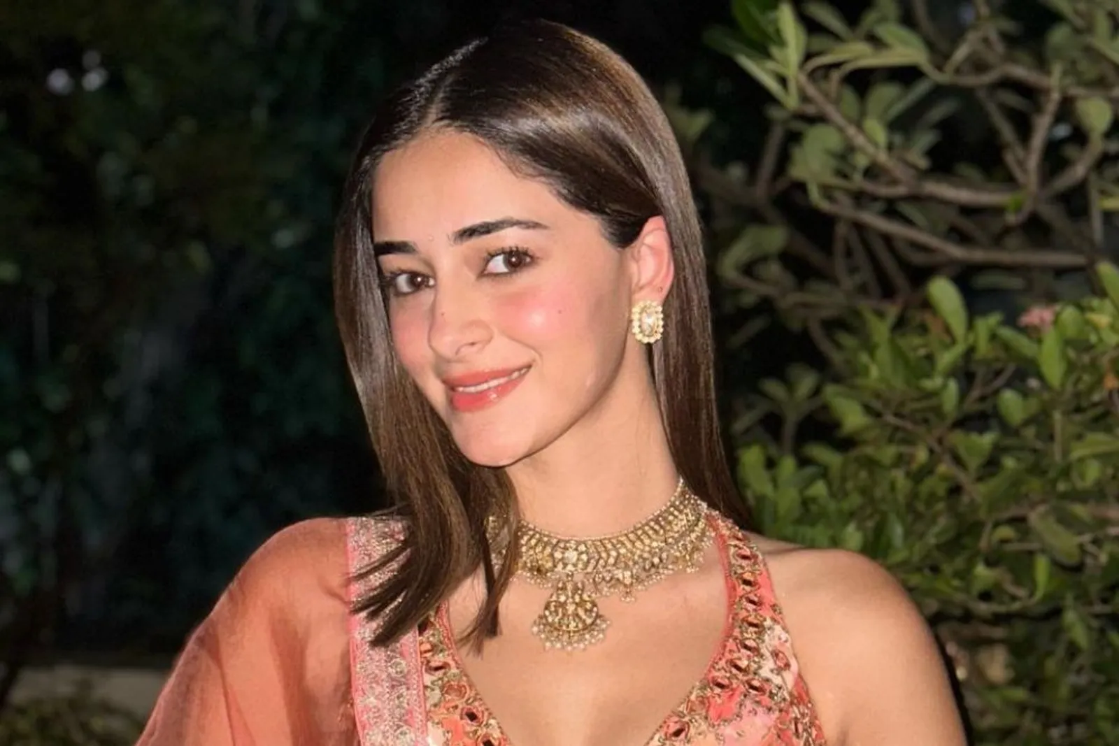 Aktris Muda Bollywood Bersinar, Begini Pesona Ananya Panday 