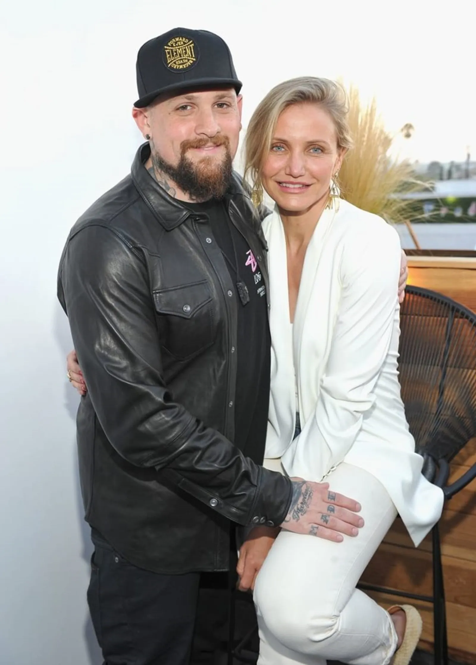 Jauh dari Kemewahan, 9 Pasangan Artis Hollywood Ini Menikah di Rumah