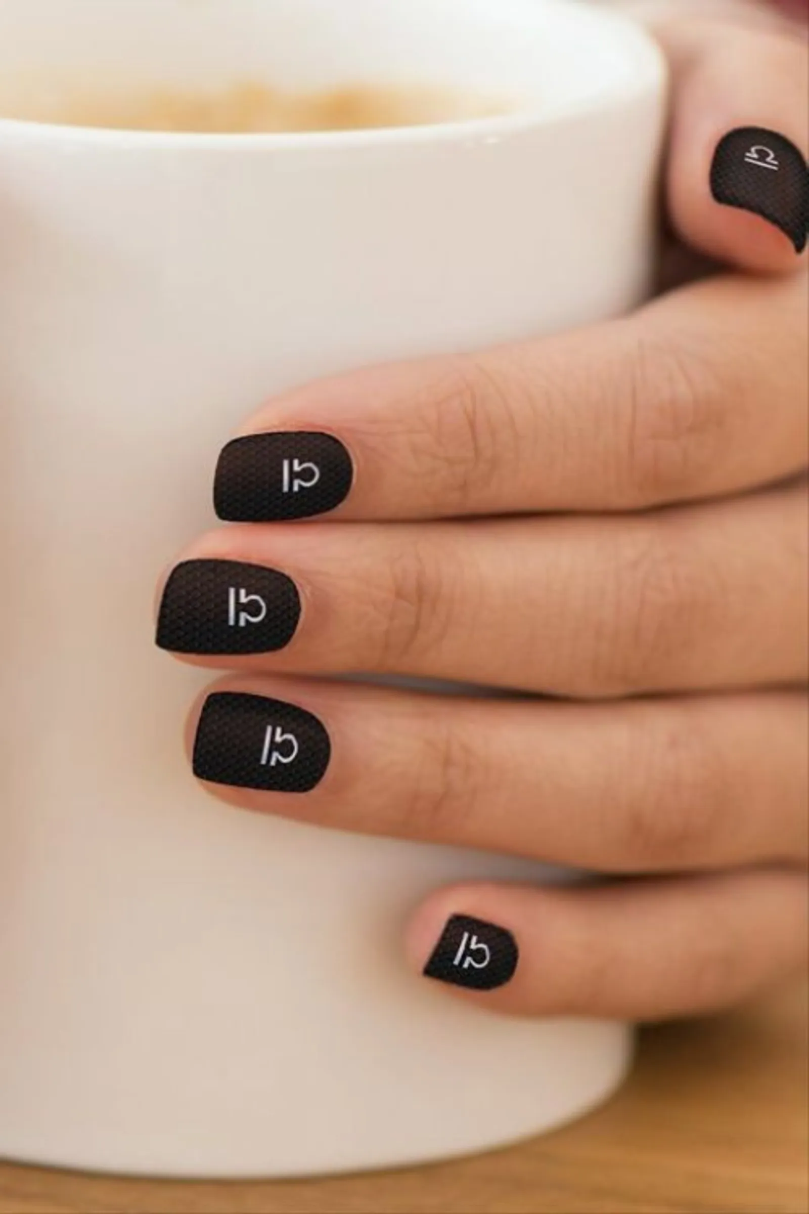 Ini Inspirasi Nail Art Kekinian untuk Kamu yang Berzodiak Libra