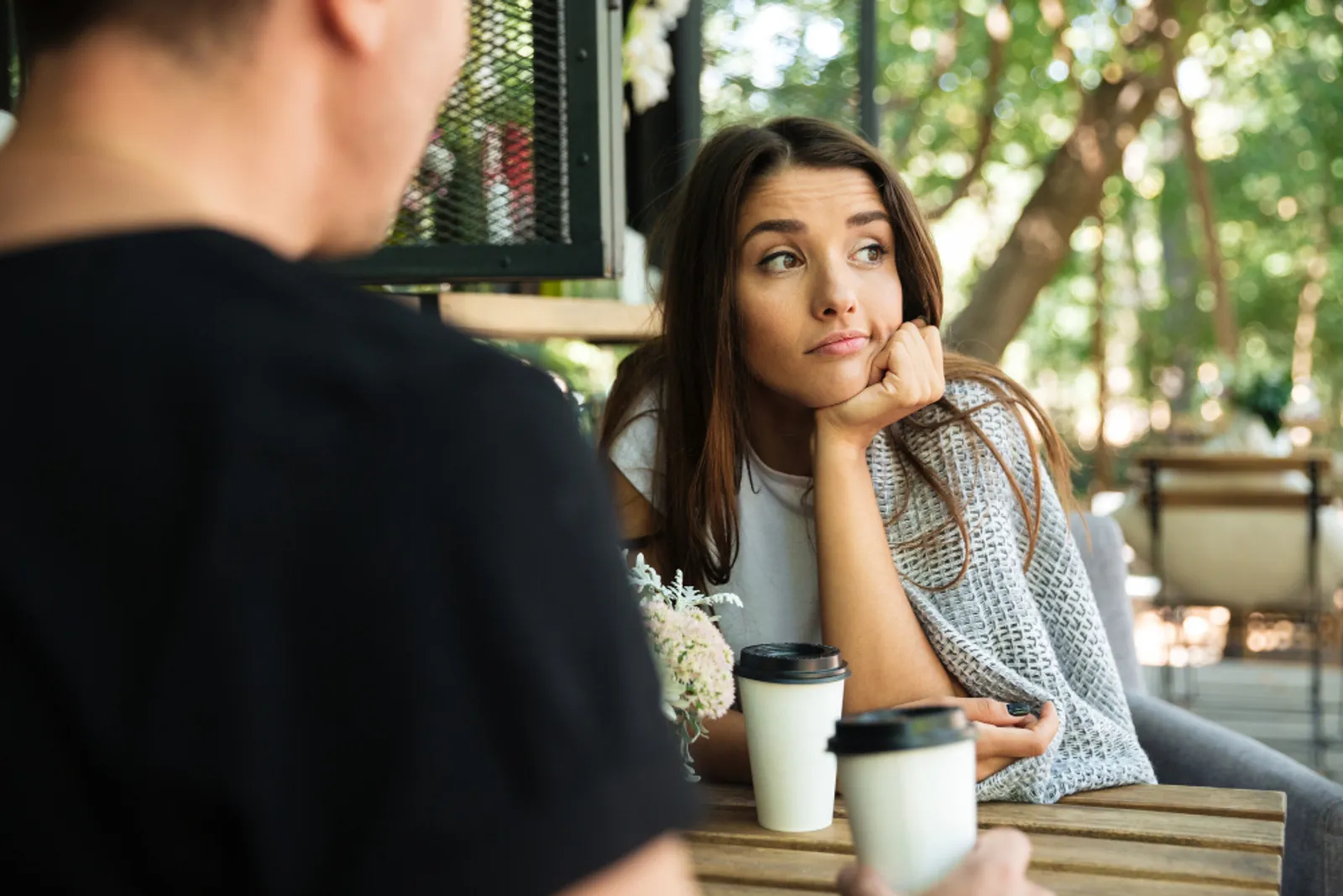 5 Tanda Kamu Mengalami Dating Burnout, Rasa Lelah untuk Berkencan