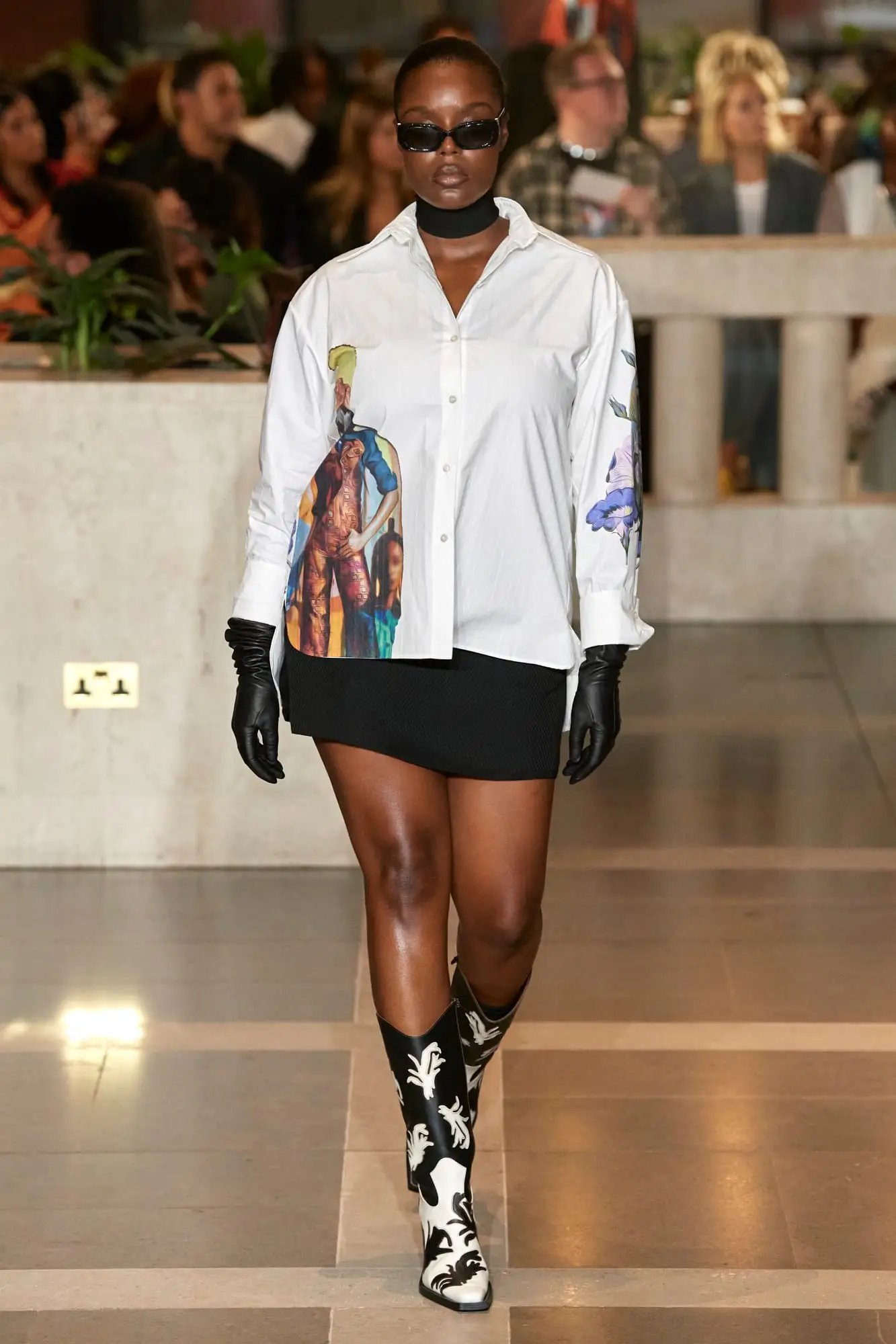 7 Inspirasi OOTD Stylish dari Runway London Fashion Week