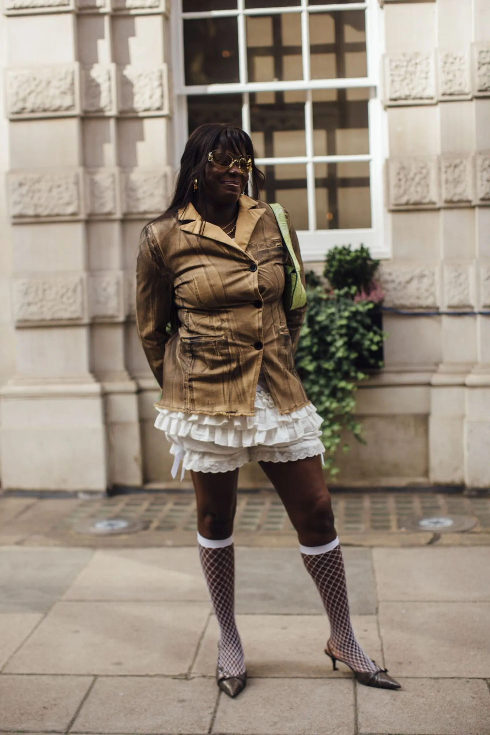 11 Street Style yang Curi Perhatian di London Fashion Week