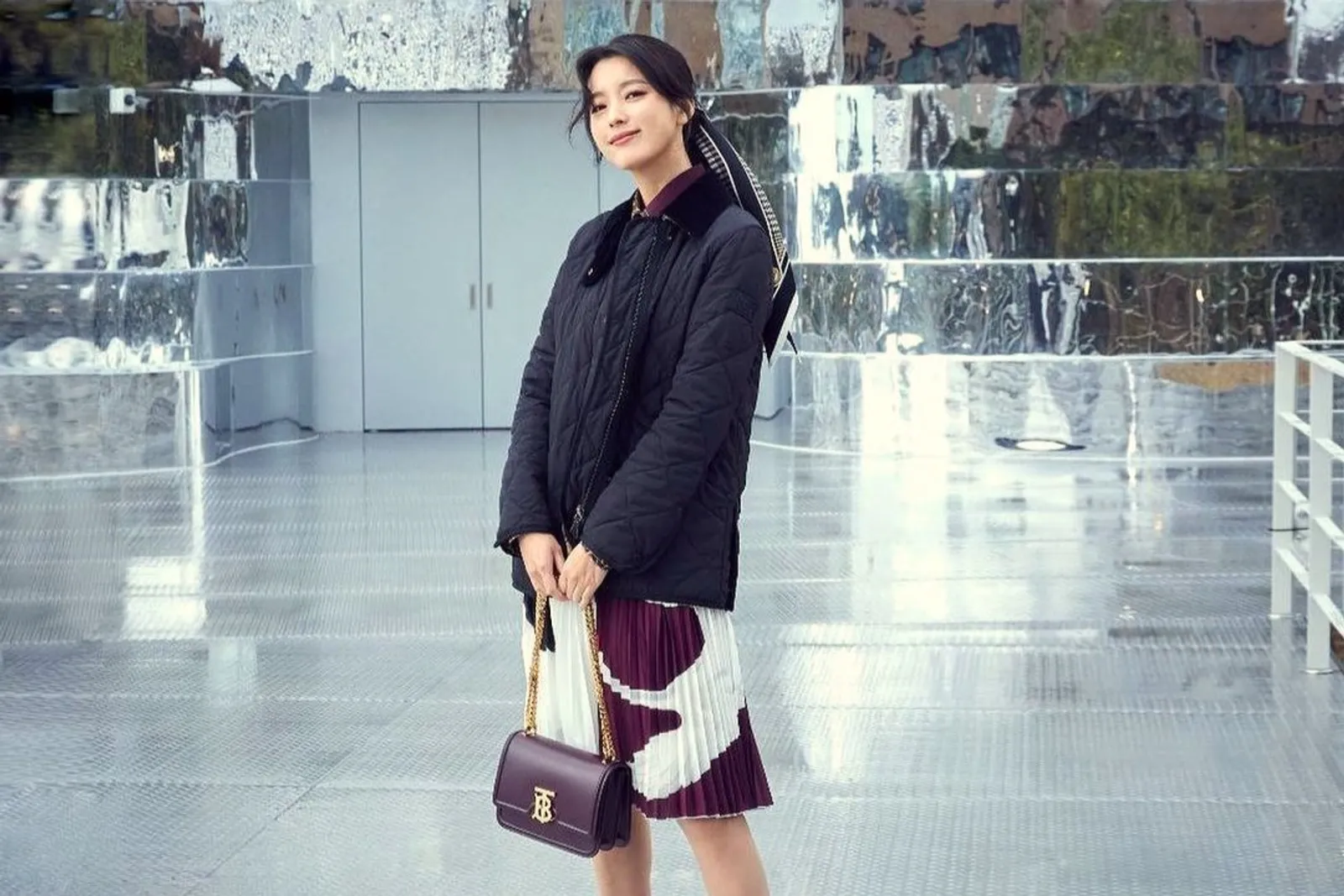 Intip Gaya Asli Han Hyo-joo, Pemeran Drama Korea 'Moving'