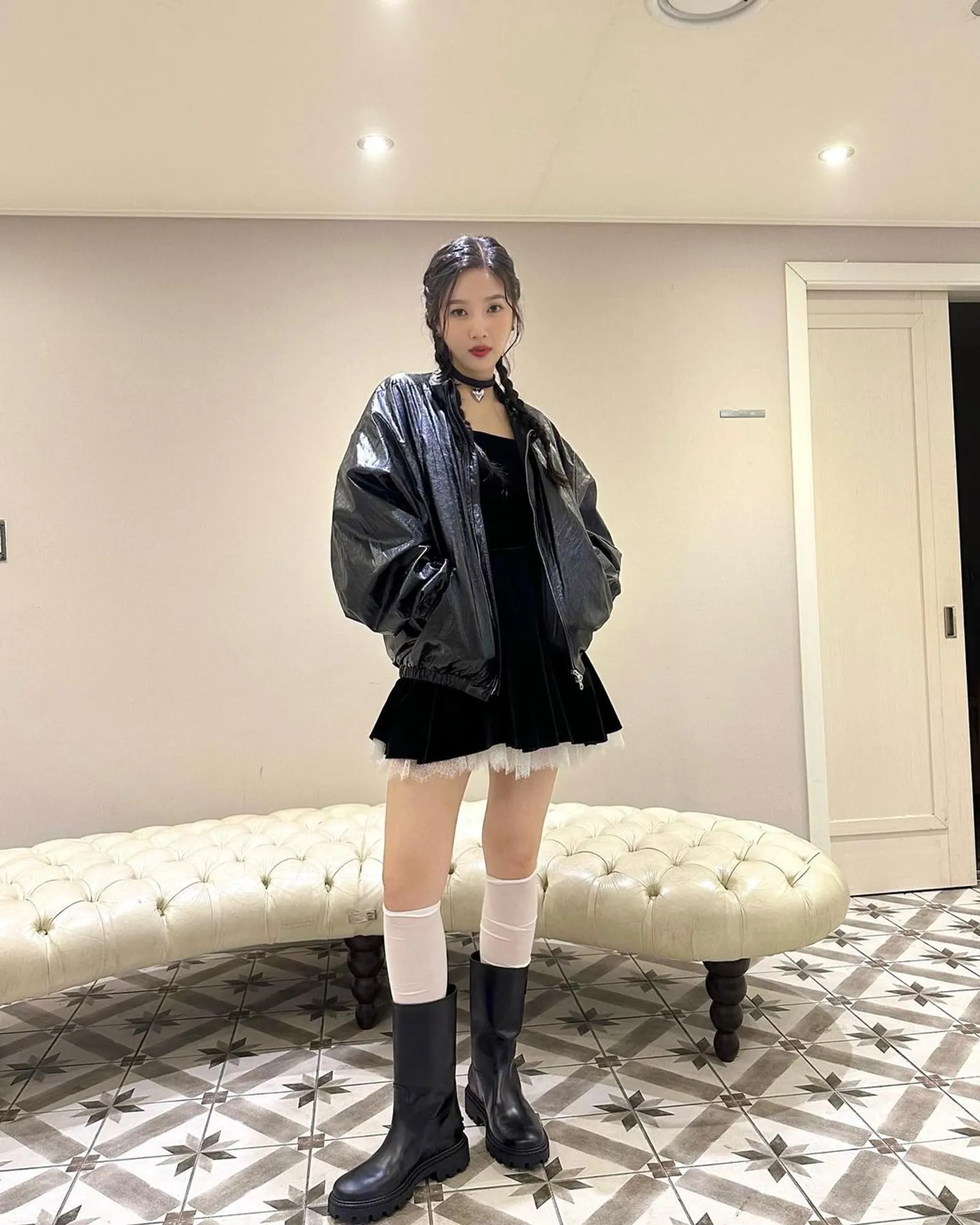 Tiru Gaya Joy 'Red Velvet' untuk OOTD Nonton Konser