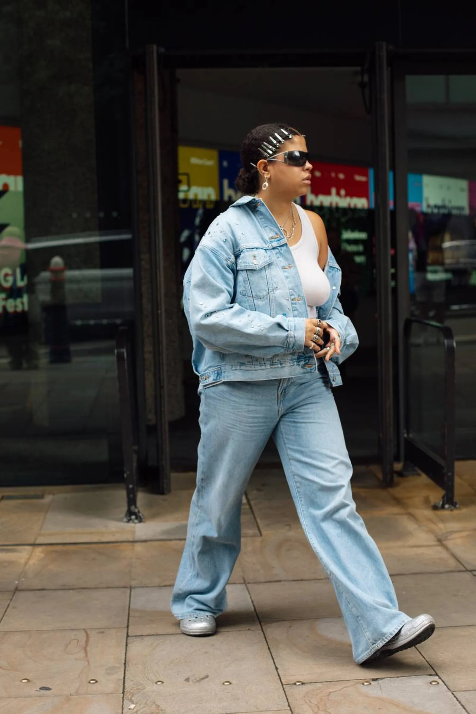 11 Street Style yang Curi Perhatian di London Fashion Week