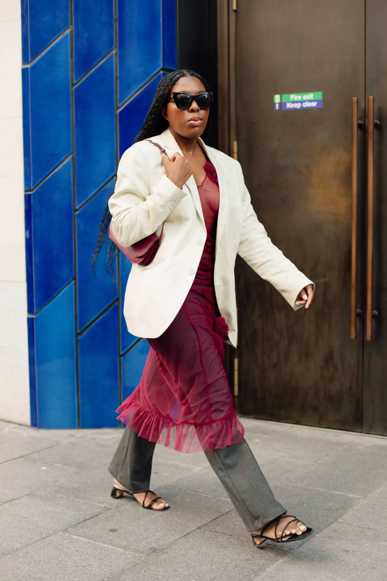 11 Street Style yang Curi Perhatian di London Fashion Week