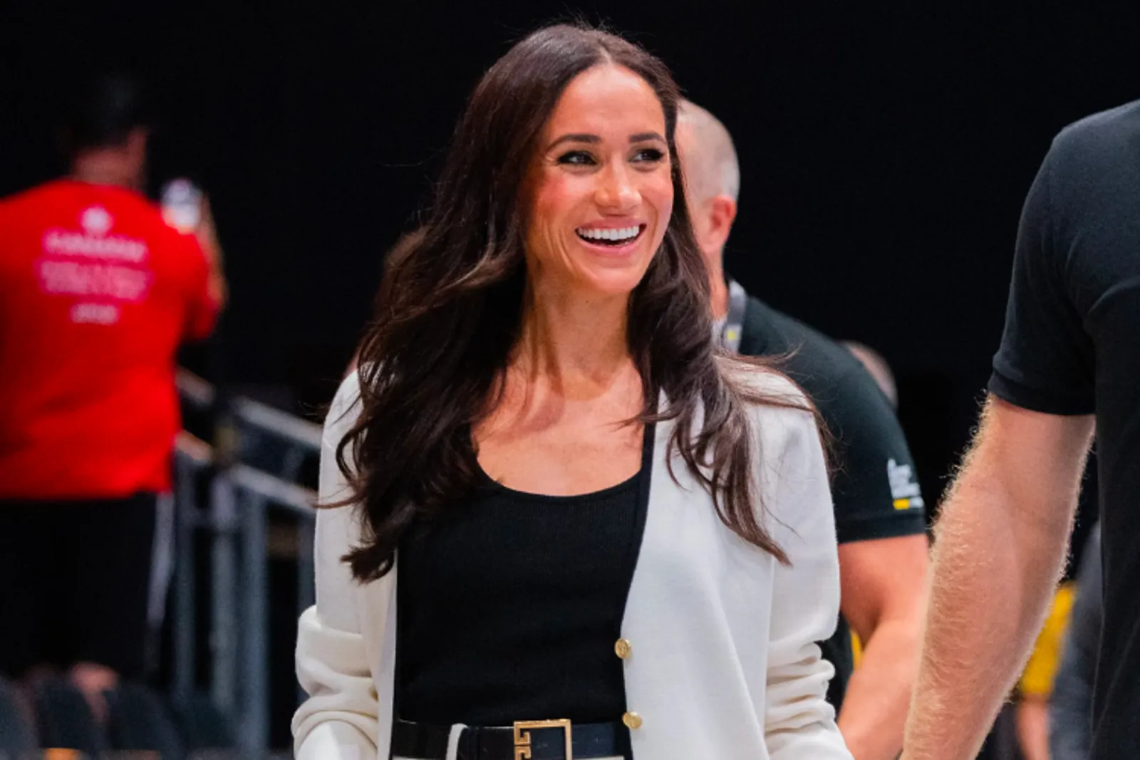 9 Penampilan Matching Meghan Markle dengan Padu-padan 'Stealth Wealth'