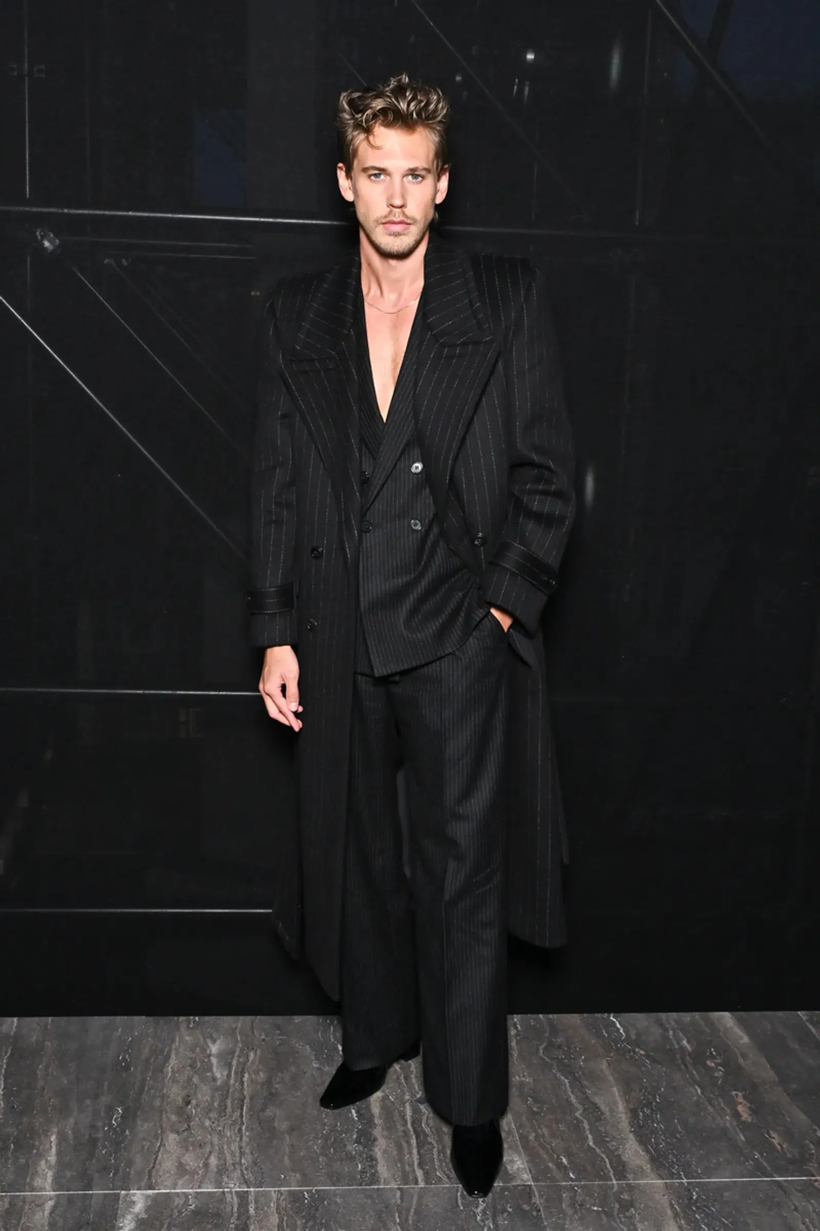 Gaya Para Artis di Fashion Show Saint Laurent Spring/Summer 2024