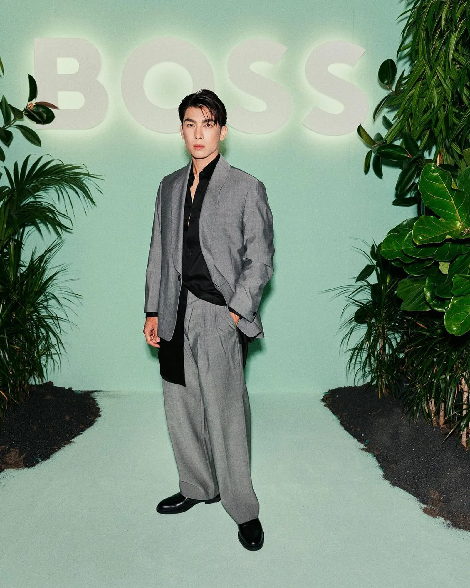 Gaya Terbaik Seleb Hadiri Fashion Show BOSS Fall/Winter 2023