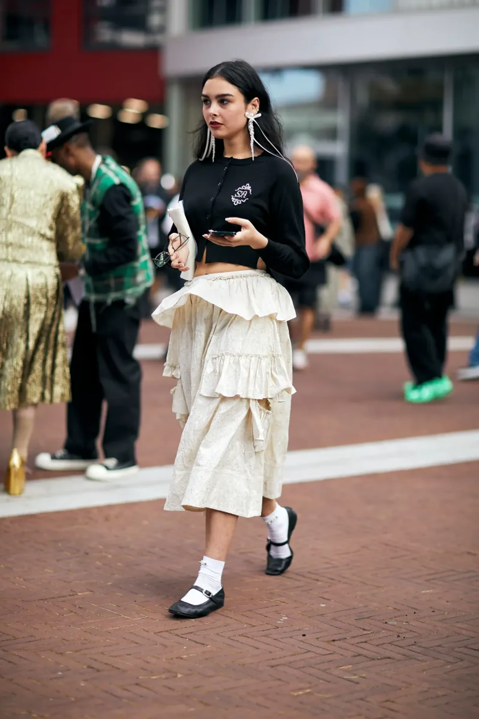 Intip Tren Kaus Kaki Catchy di Street Style Fashion Week Musim Ini