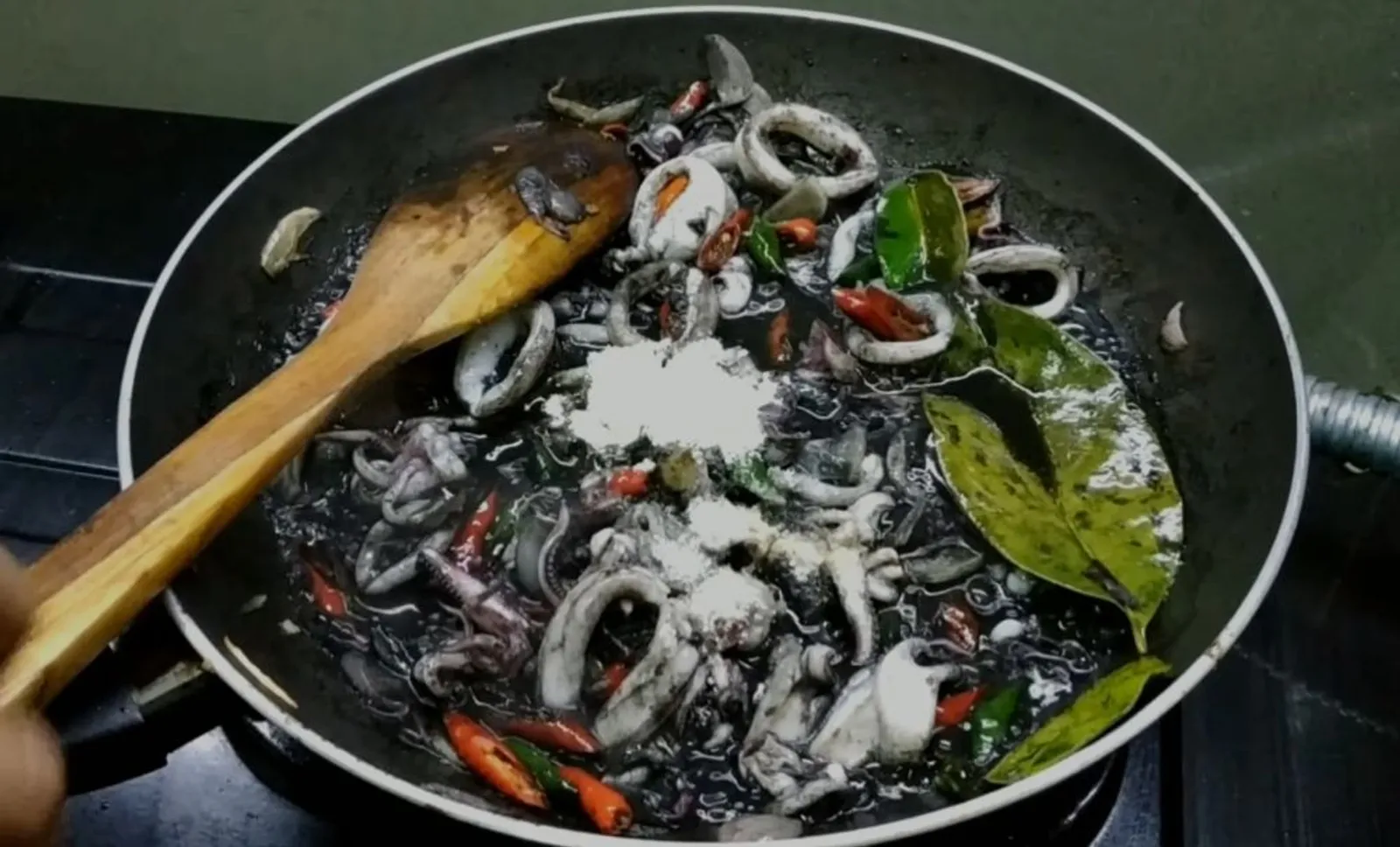 Resep Tumis Cumi Hitam Pedas, Dijamin Bikin Lidah Menggelora