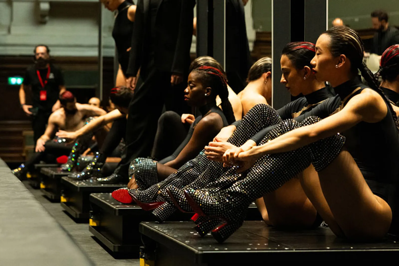 Christian Louboutin 'Loubi Show' Pamerkan Koleksi Spring/Summer 2024