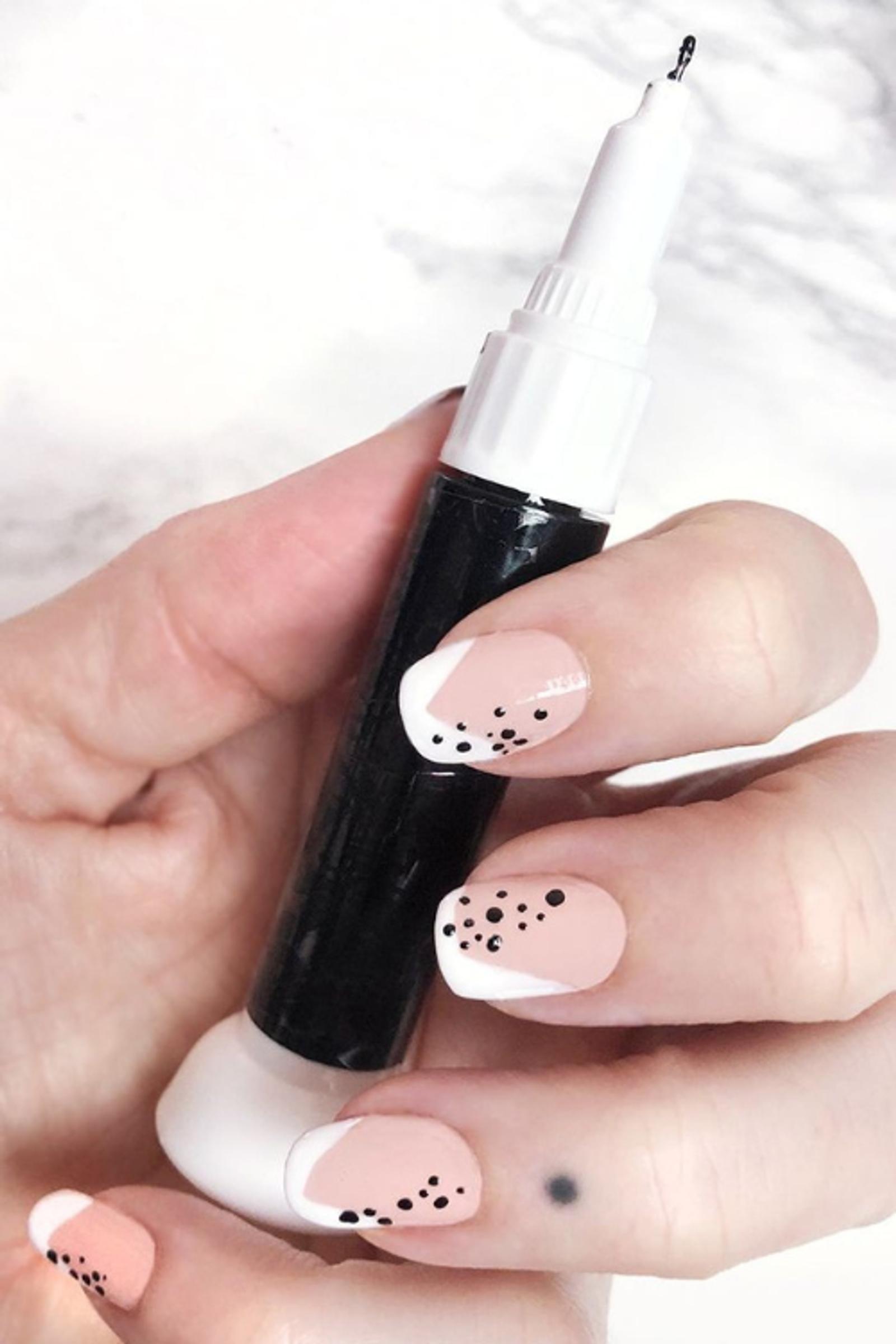 Inspirasi Dots Nail Art yang Bikin Tampilan Kuku Jadi Semakin Menarik