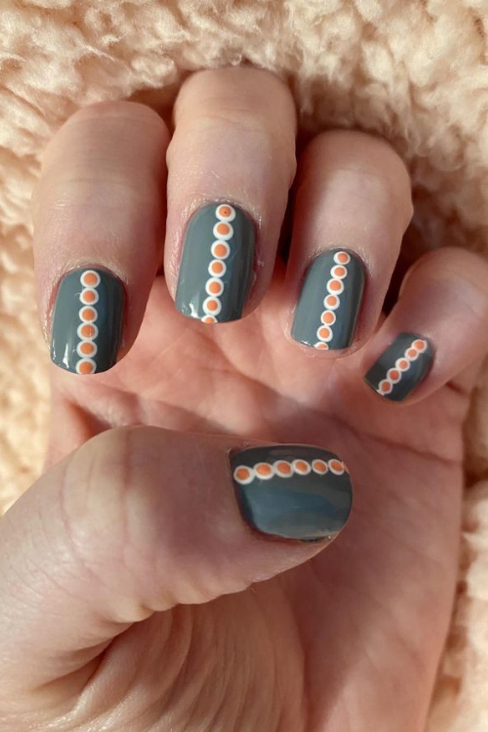 Inspirasi Dots Nail Art yang Bikin Tampilan Kuku Jadi Semakin Menarik