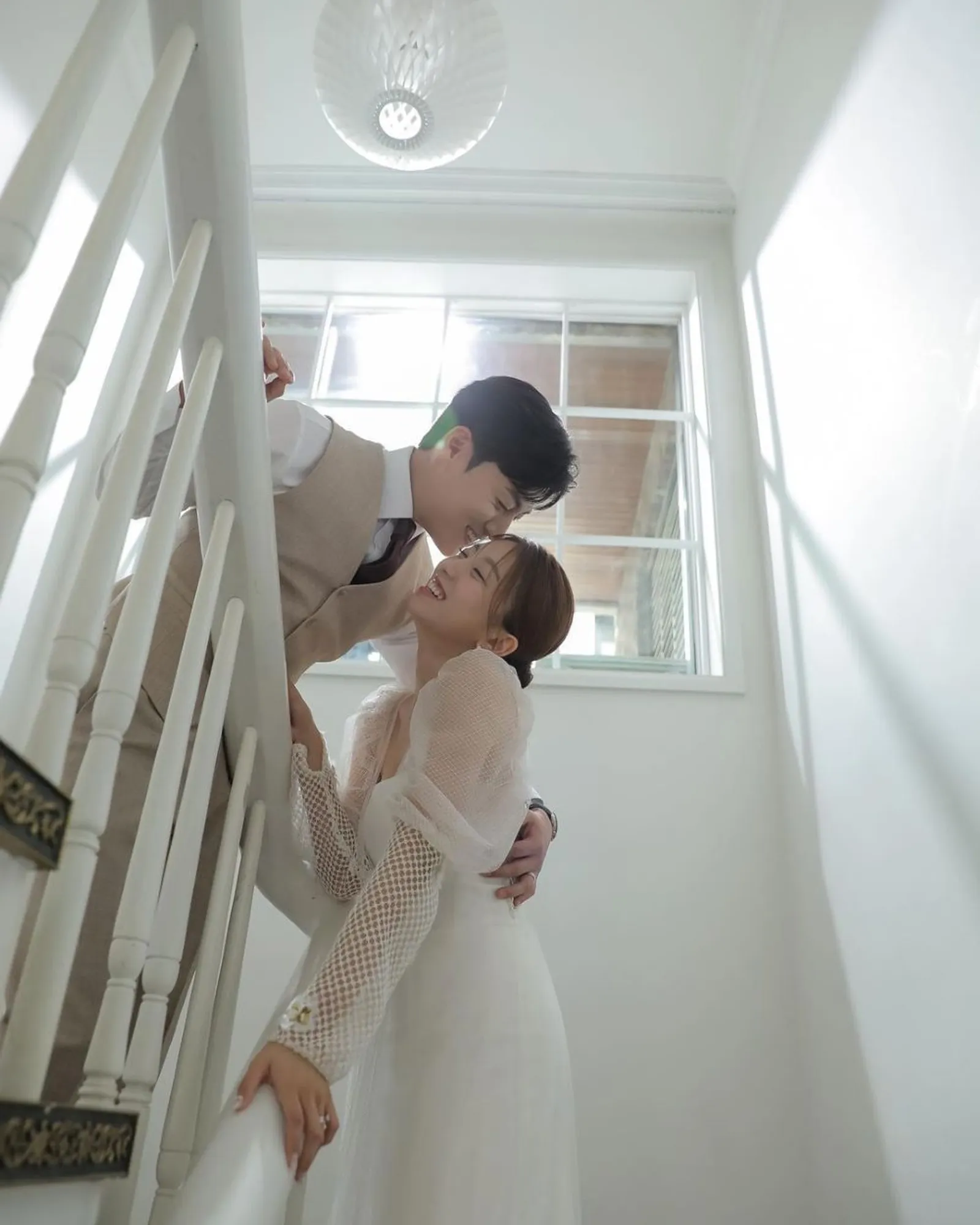 Segera Menikah, Intip 10 Potret Pre-Wedding Lee Suji Eks 'The Ark'