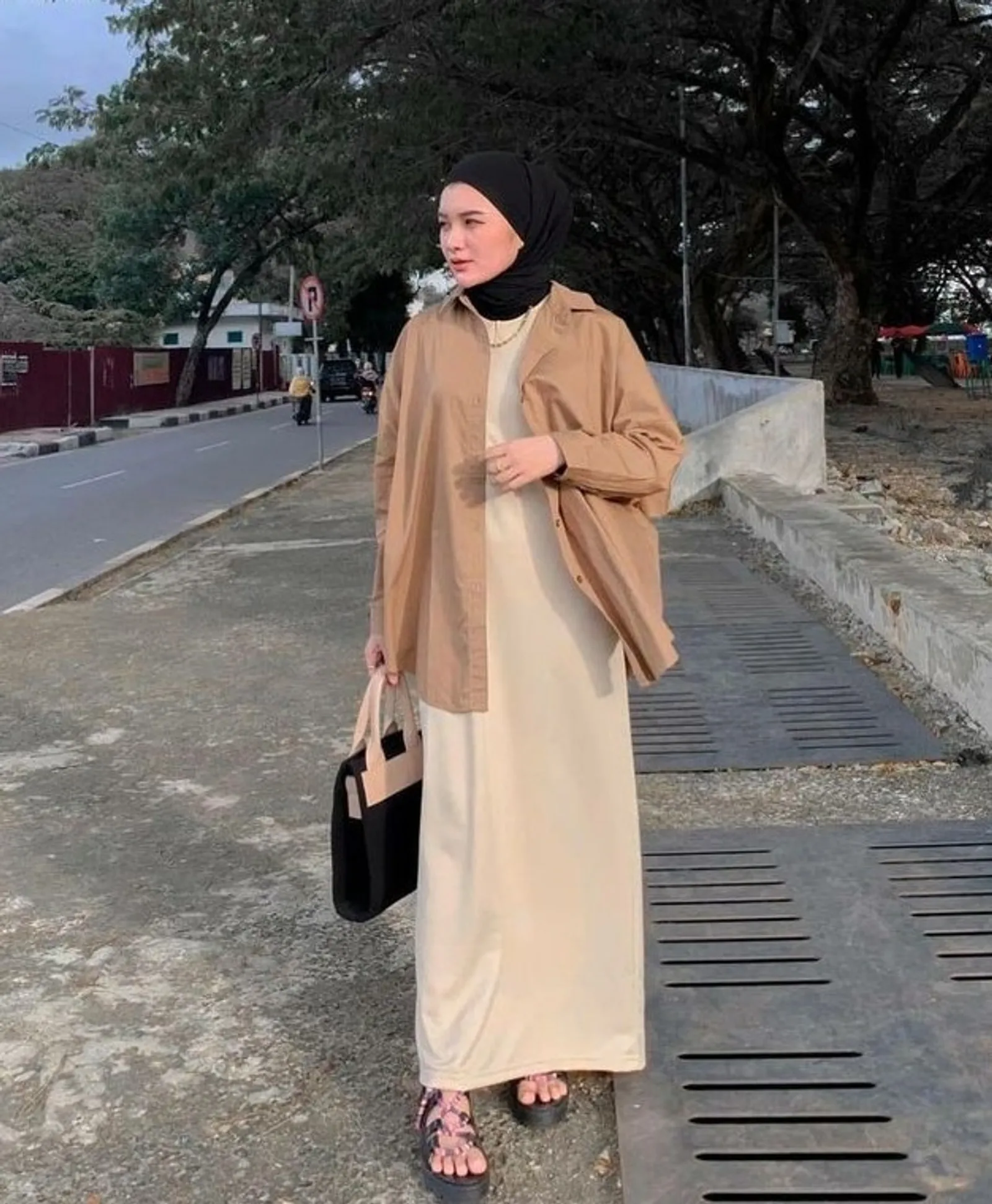10 OOTD Baju Warna Mocca dengan Hijab, Anggun dan Stylish!