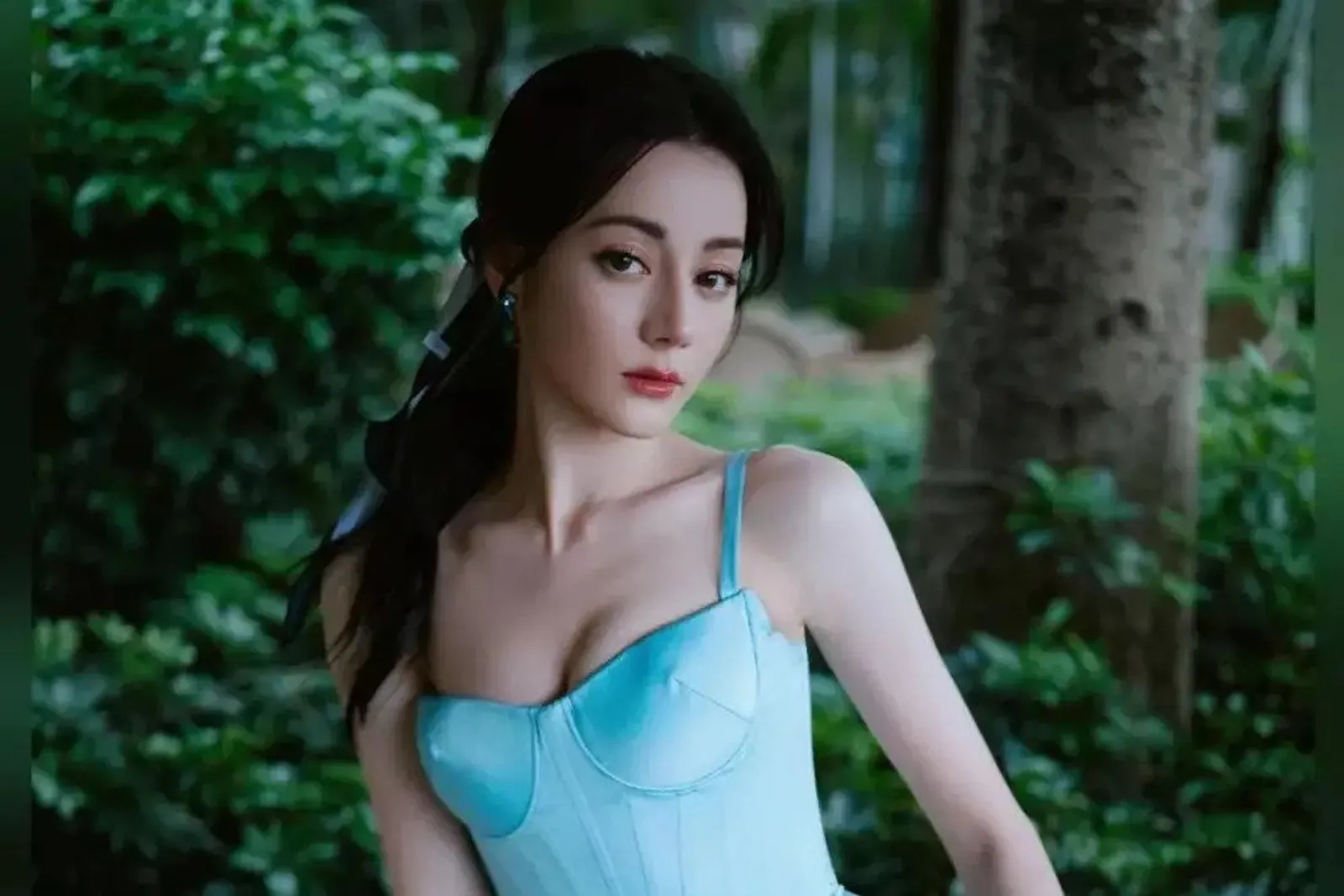 6 Laki-Laki yang Pernah Terpikat Pesona Dilraba Dilmurat