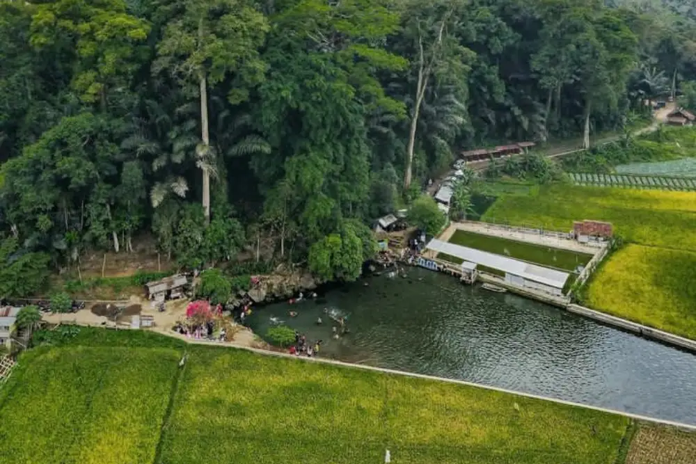 Mata Air Cikandung, Sumedang: Lokasi, Jam Buka, dan HTM