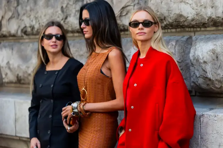 11 Street Style yang Curi Perhatian di Paris Fashion Week