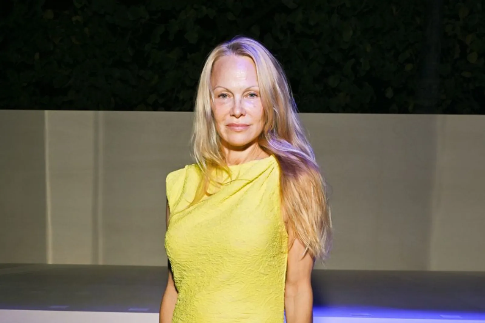 Gaya Pamela Anderson di Fashion Week dari Masa ke Masa