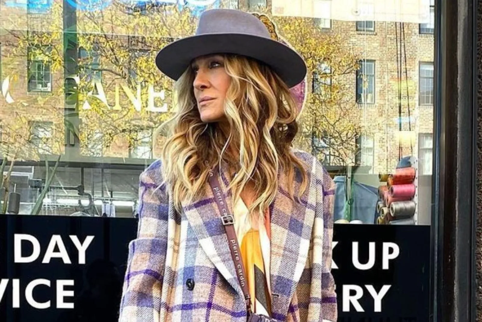 Potret Memikat Sarah Jessica Parker yang Tak Pernah Lekang Oleh Waktu