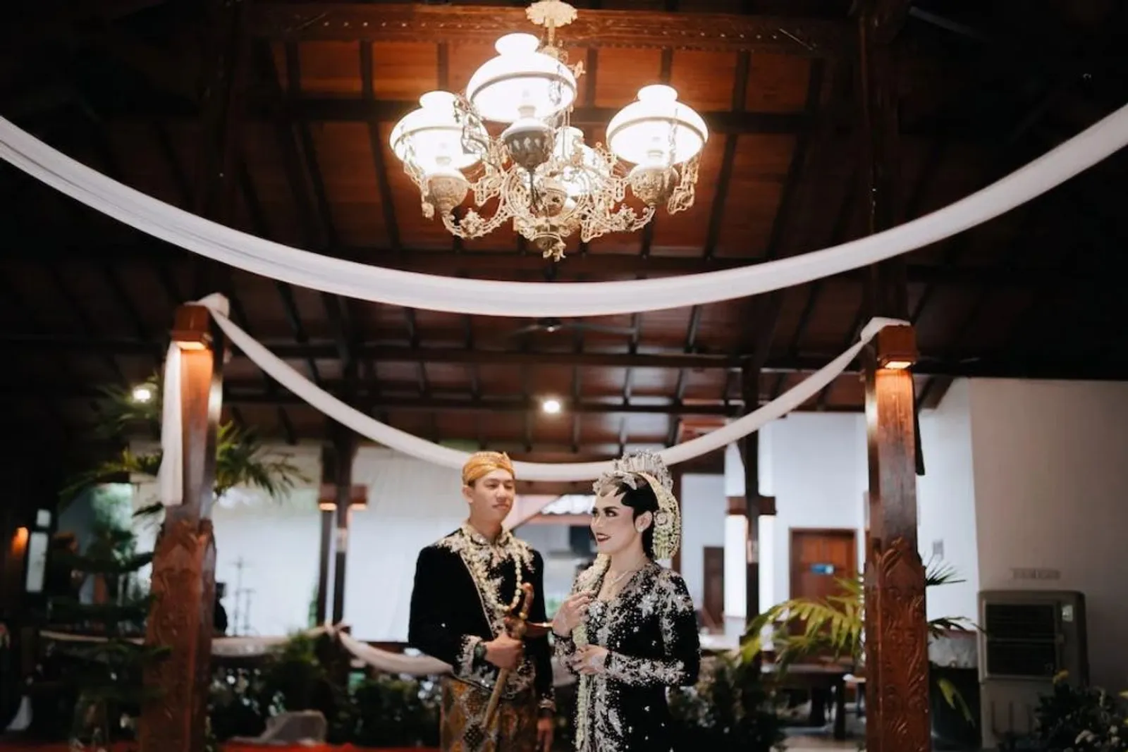Balangan Gantal: Makna dan Filosofinya dalam Pernikahan Adat Jawa
