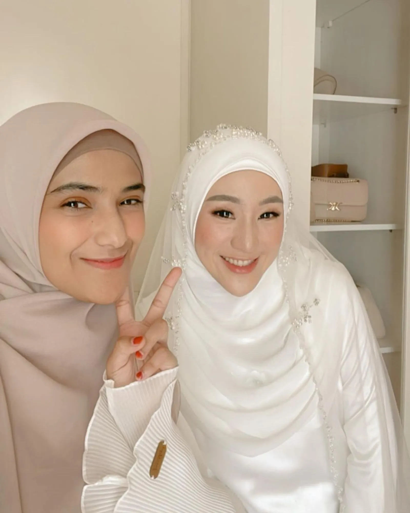 8 Potret Persahabatan Larissa Chou dan Nadya Mustika, Bakal Jadi Ipar?