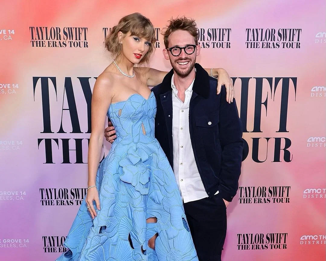 Gaya Stunning Taylor Swift di Premiere Film 'The Eras Tour'